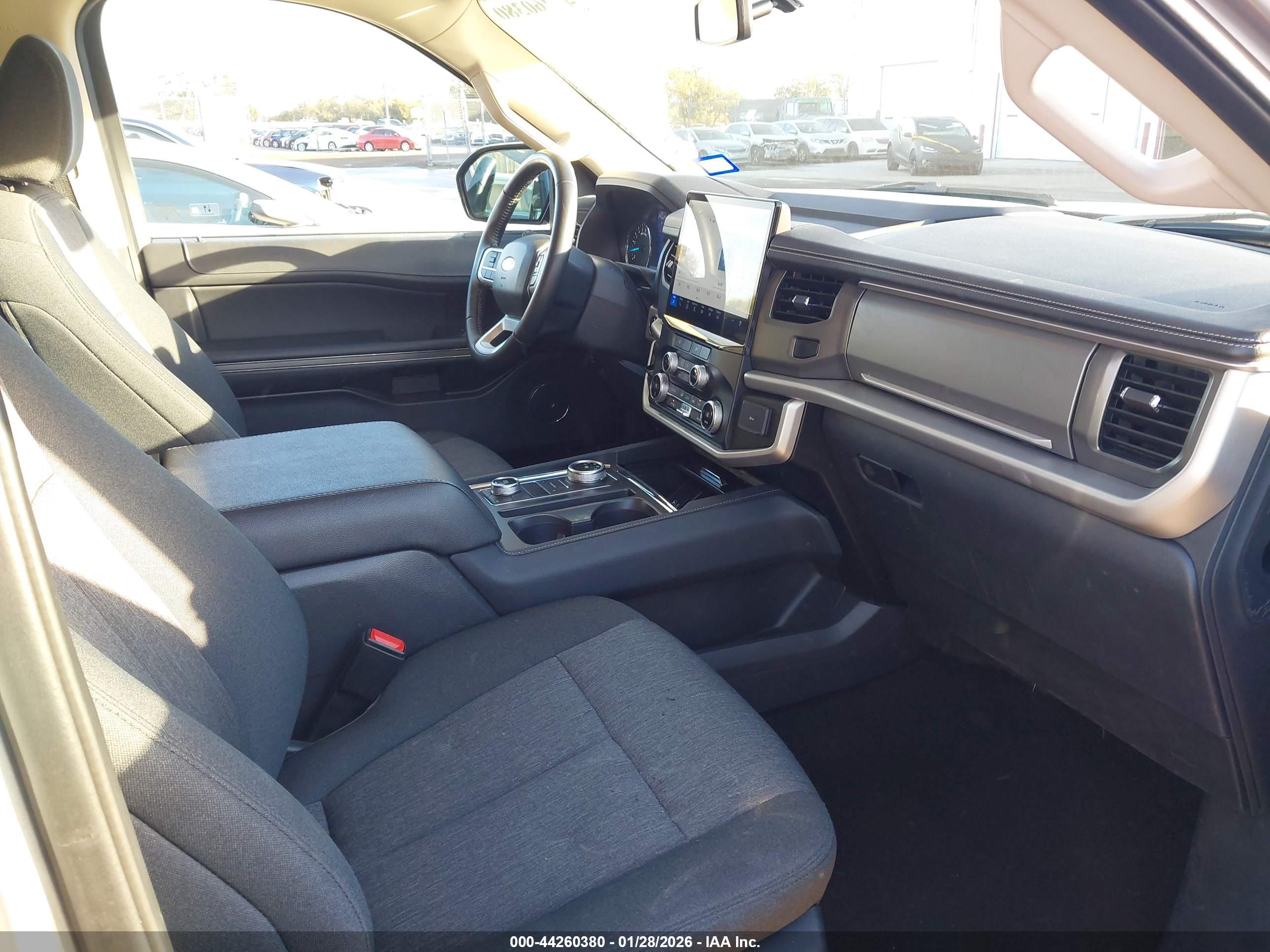 FORD EXPEDITION image 5