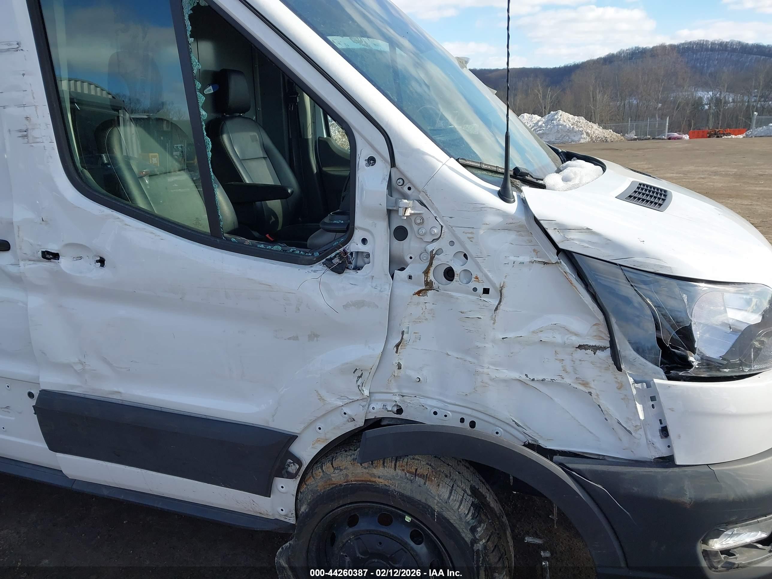 FORD TRANSIT-350 image 6