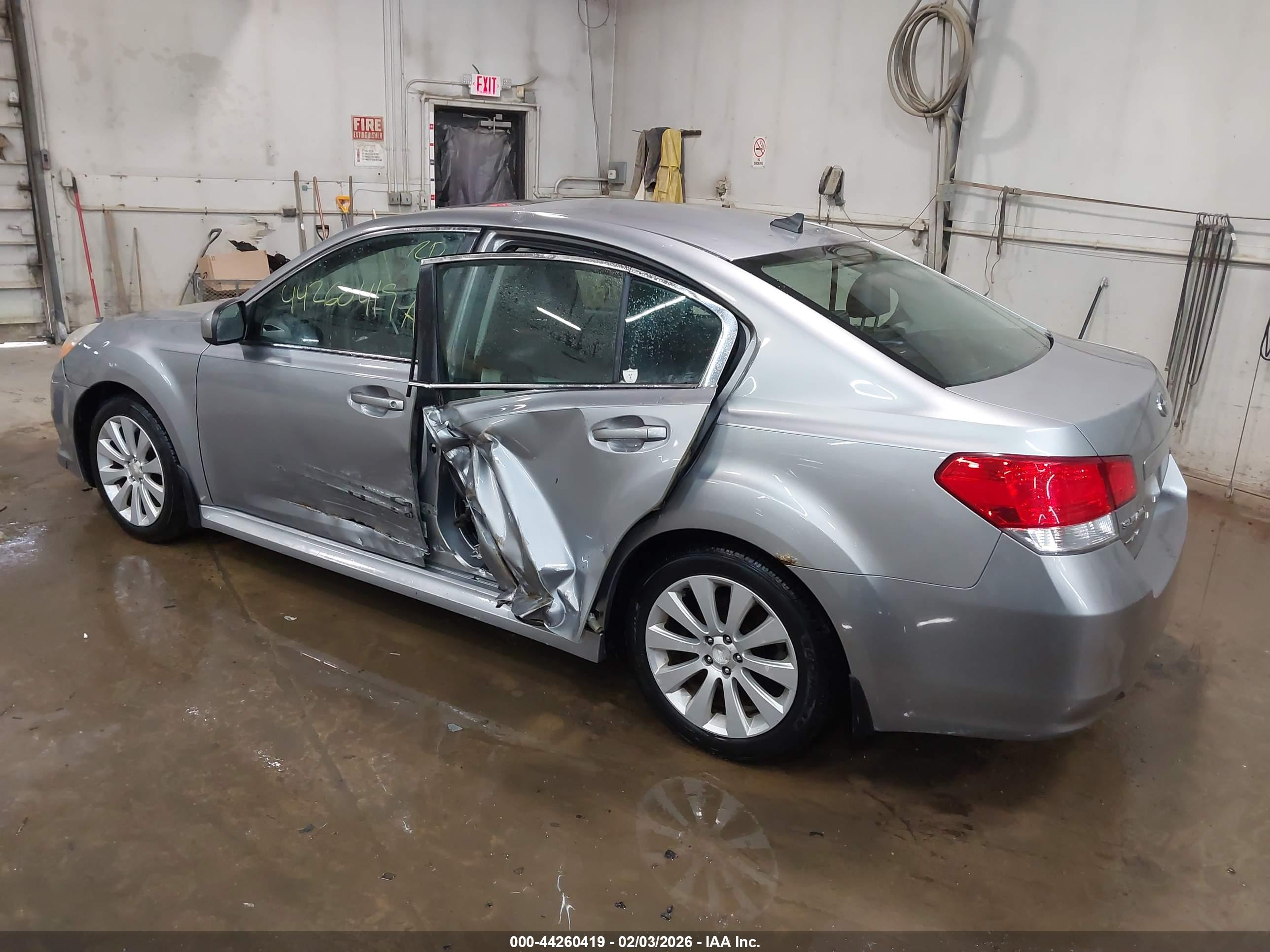 SUBARU LEGACY image 3
