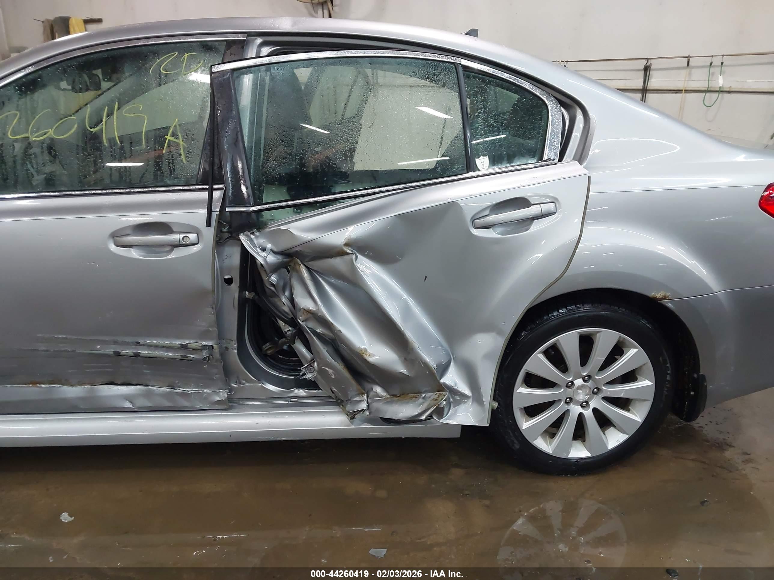 SUBARU LEGACY image 6