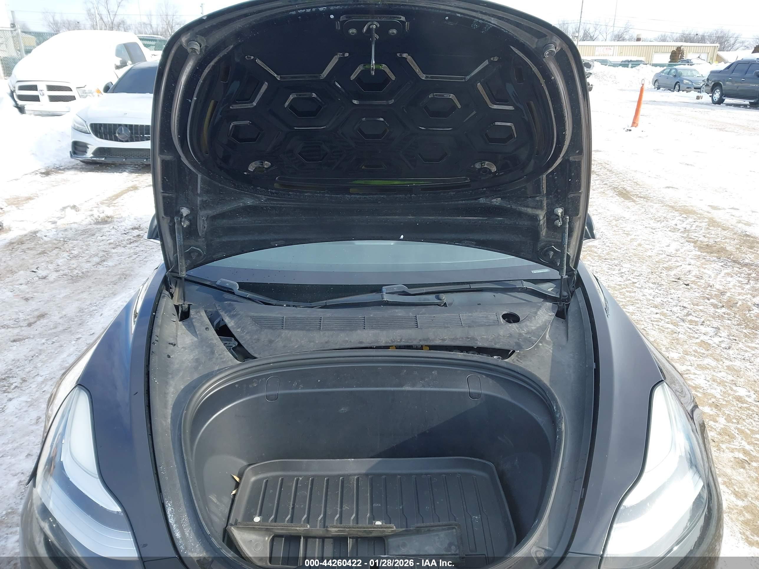 TESLA MODEL image 10