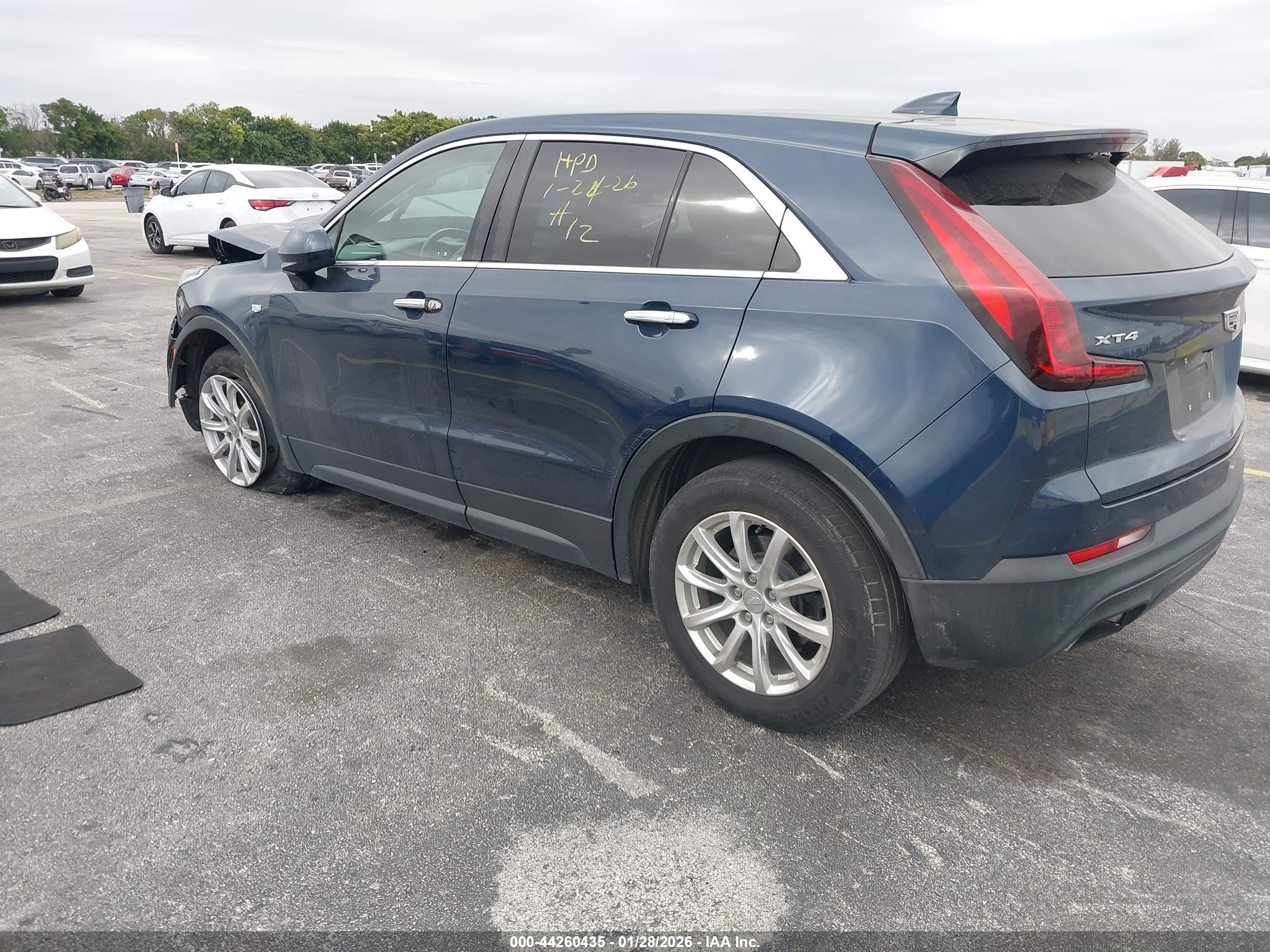 CADILLAC XT4 image 3