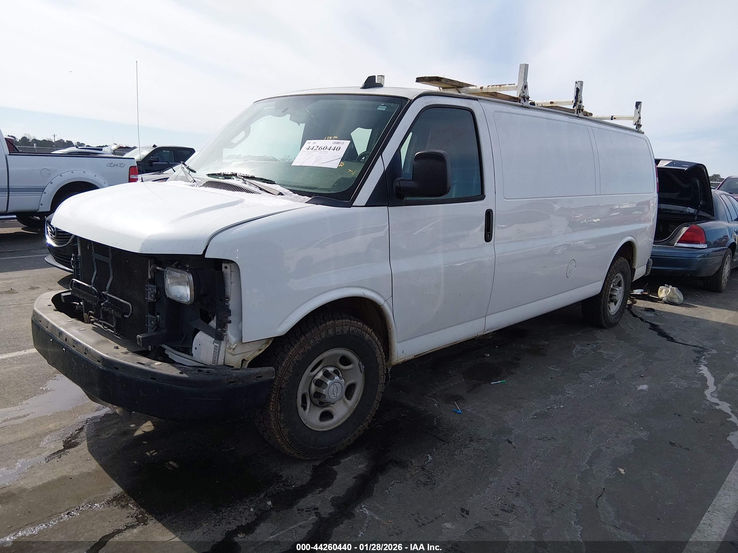 CHEVROLET EXPRESS image 2