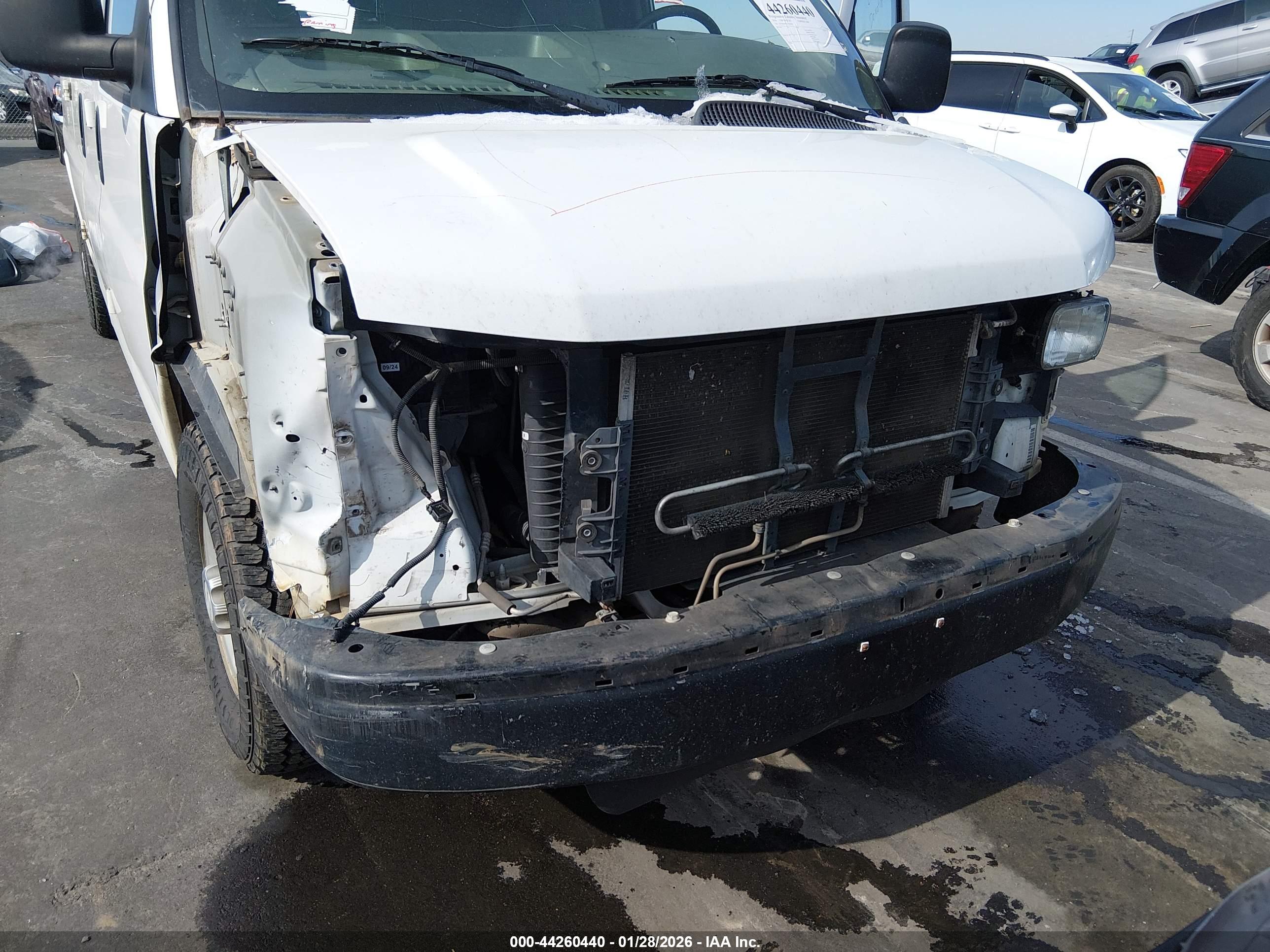 CHEVROLET EXPRESS image 6