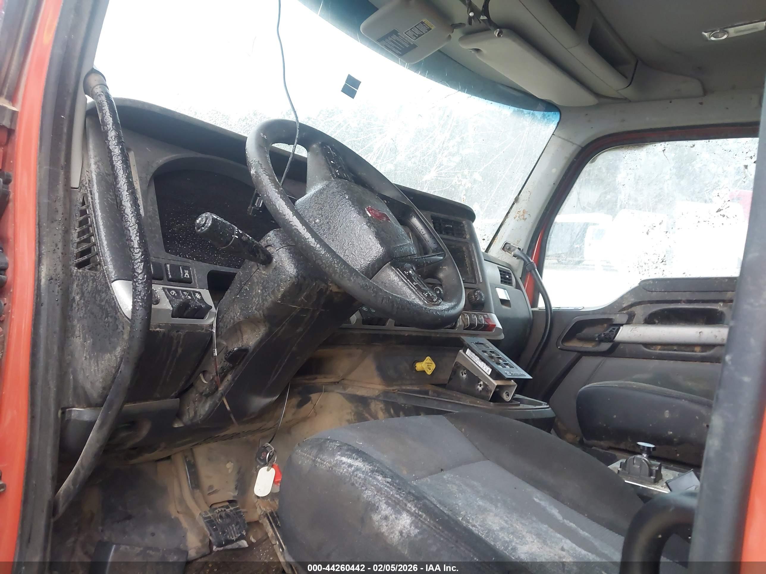 KENWORTH T880 image 5