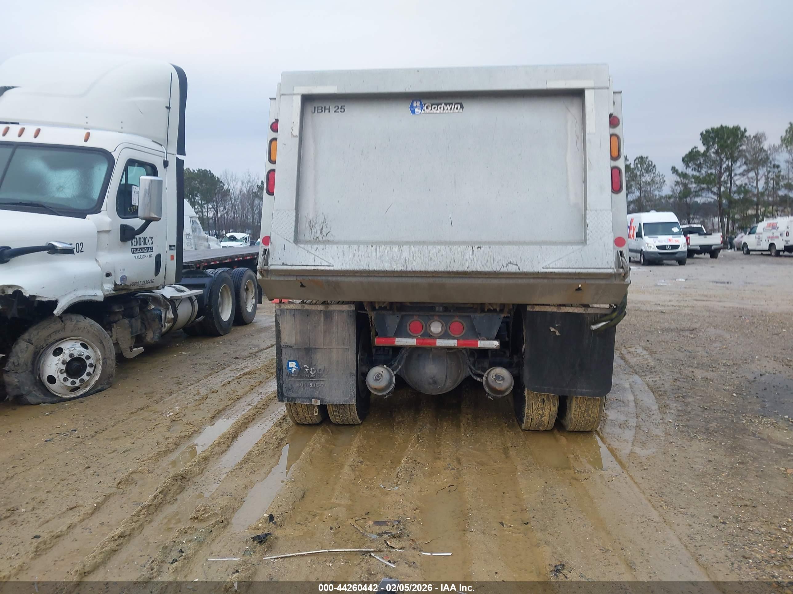 KENWORTH T880 image 8