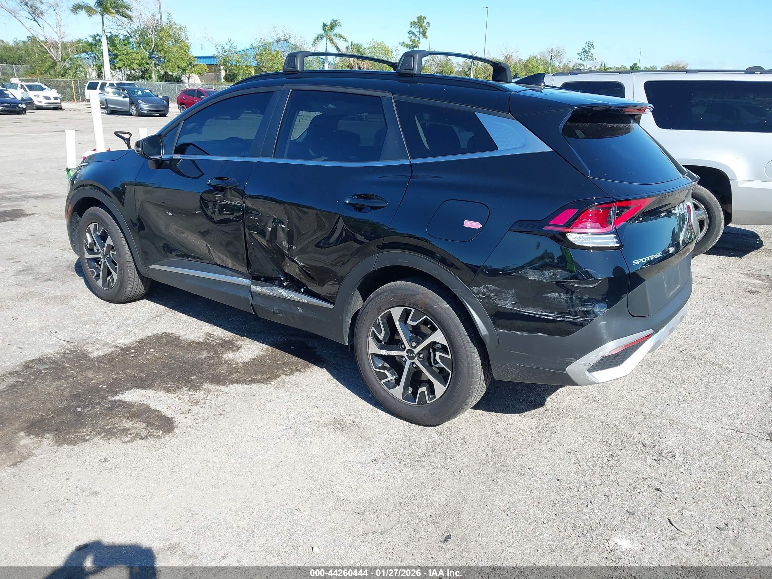 KIA SPORTAGE image 3