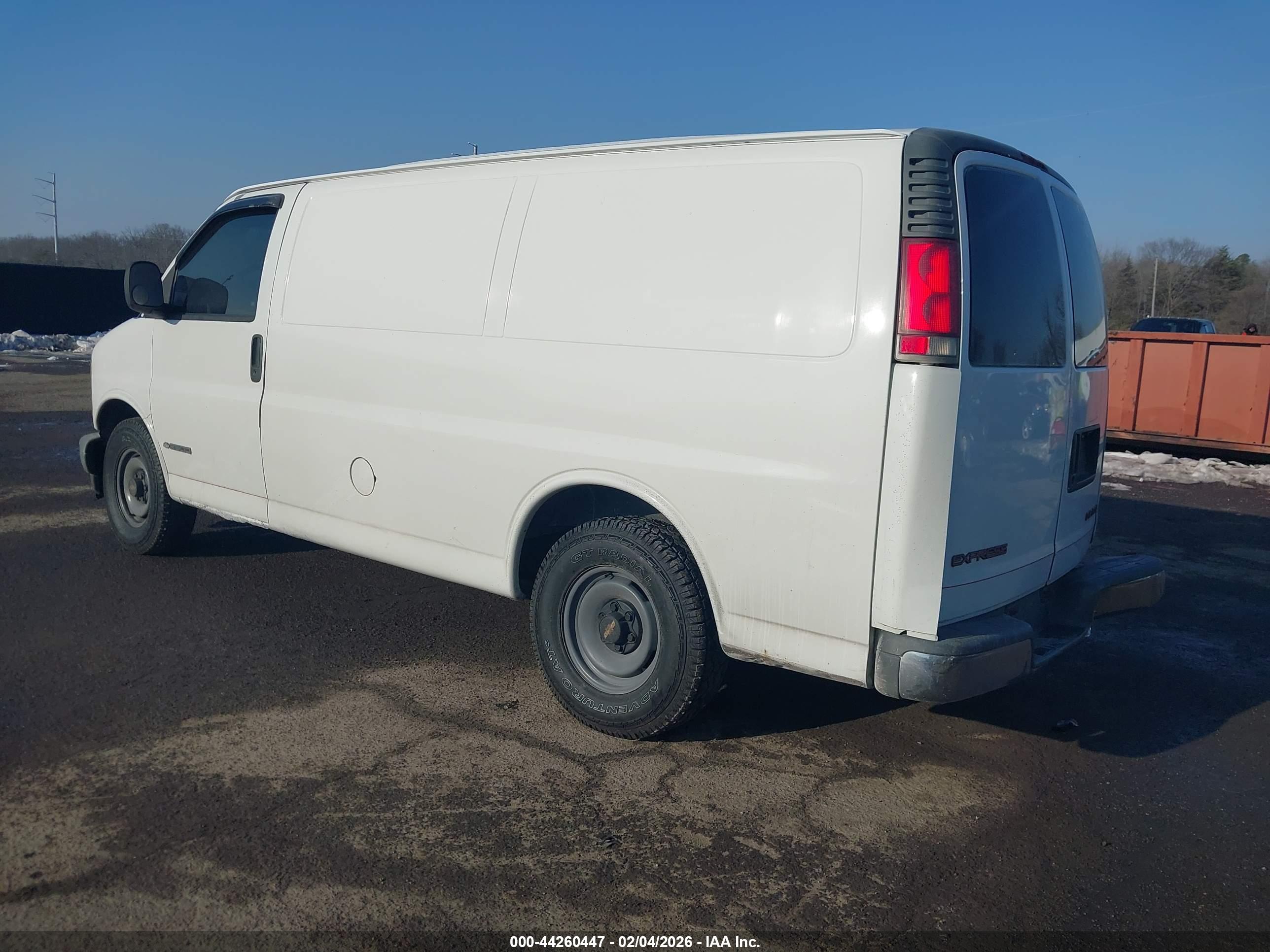 CHEVROLET EXPRESS image 3