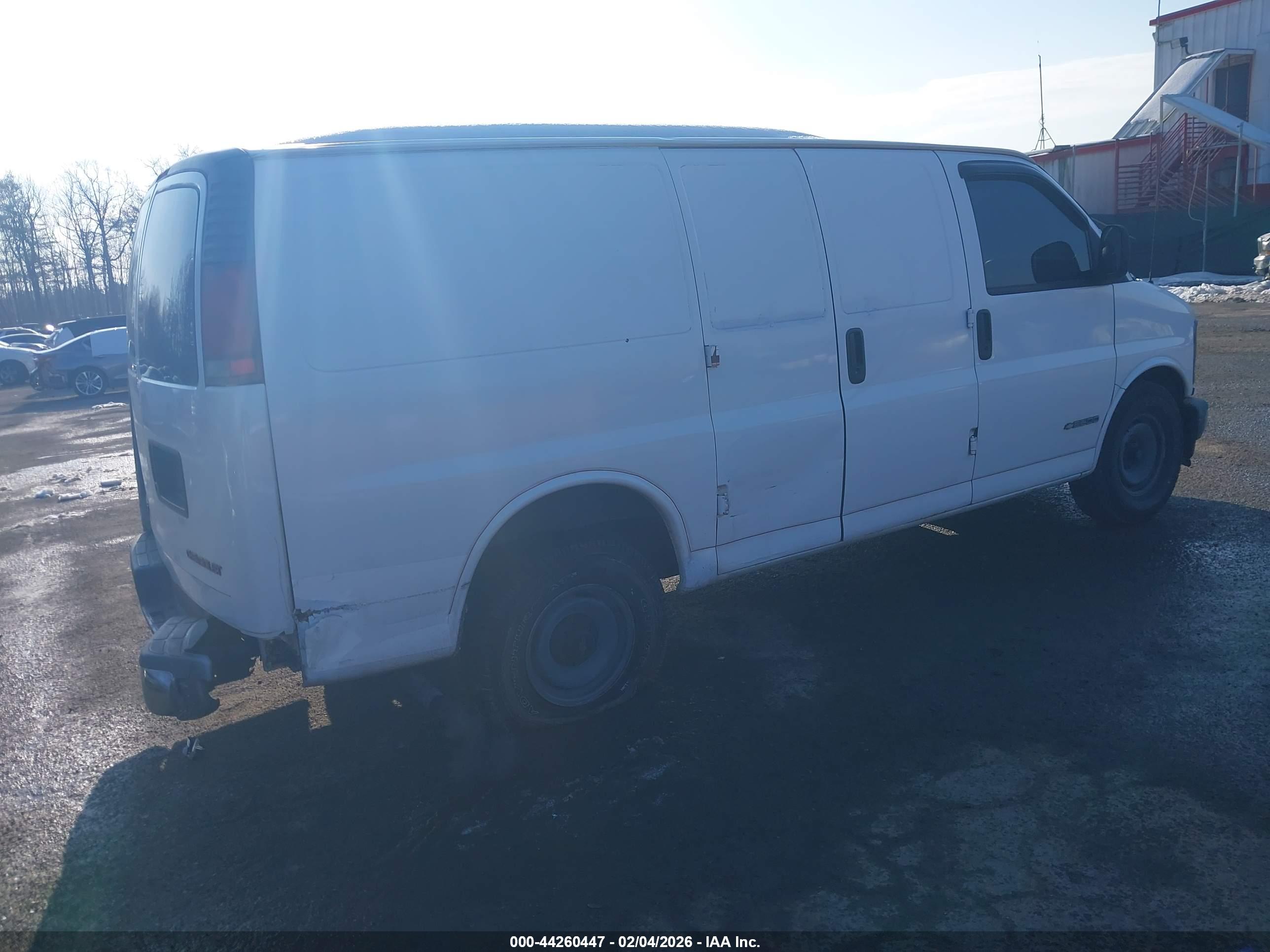CHEVROLET EXPRESS image 4