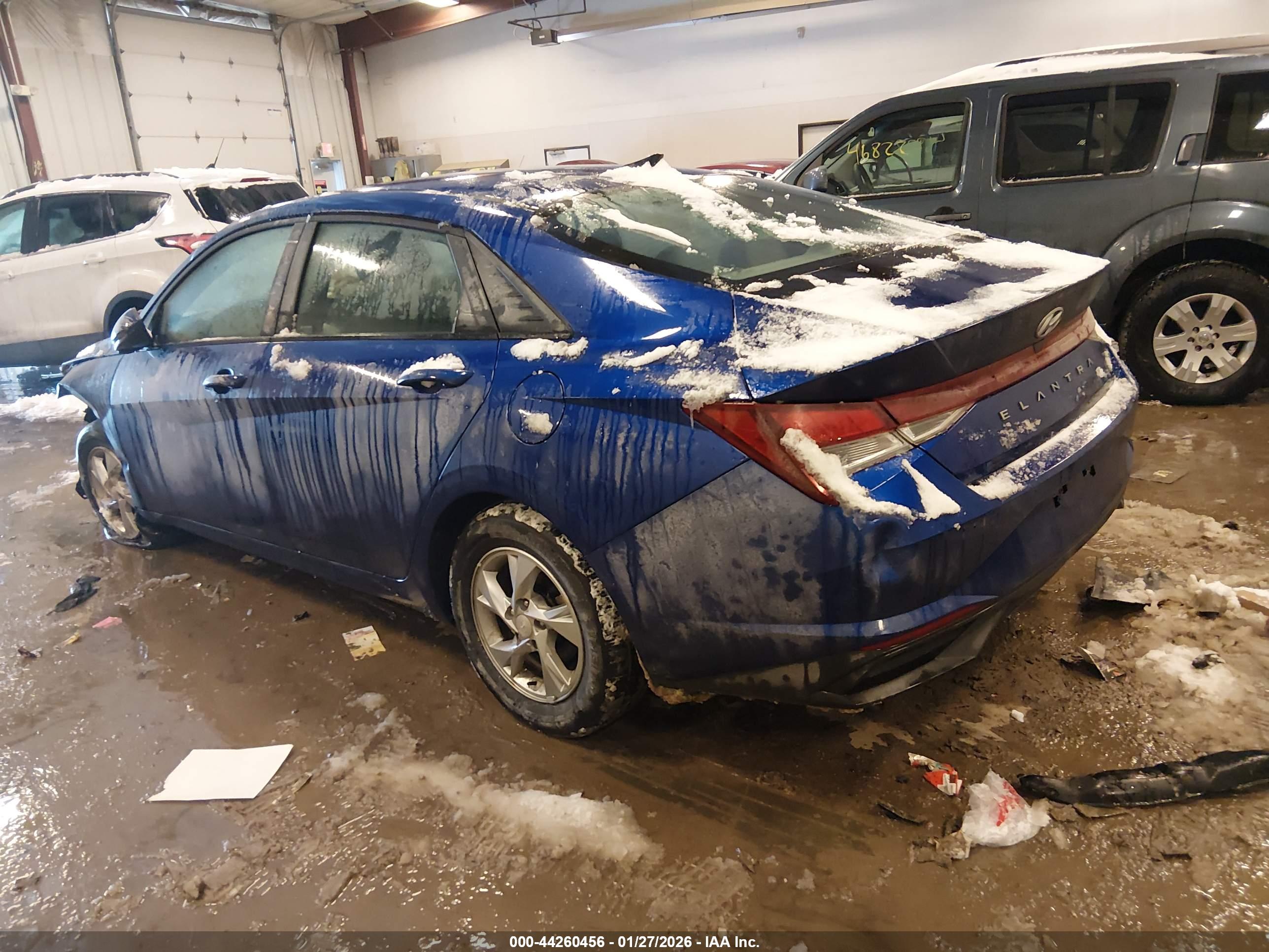 HYUNDAI ELANTRA image 3