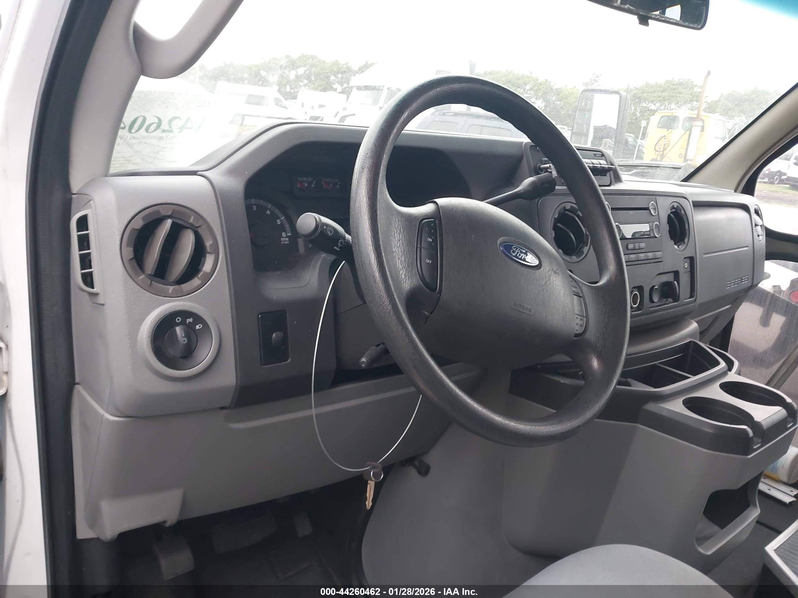 FORD E-350 image 7