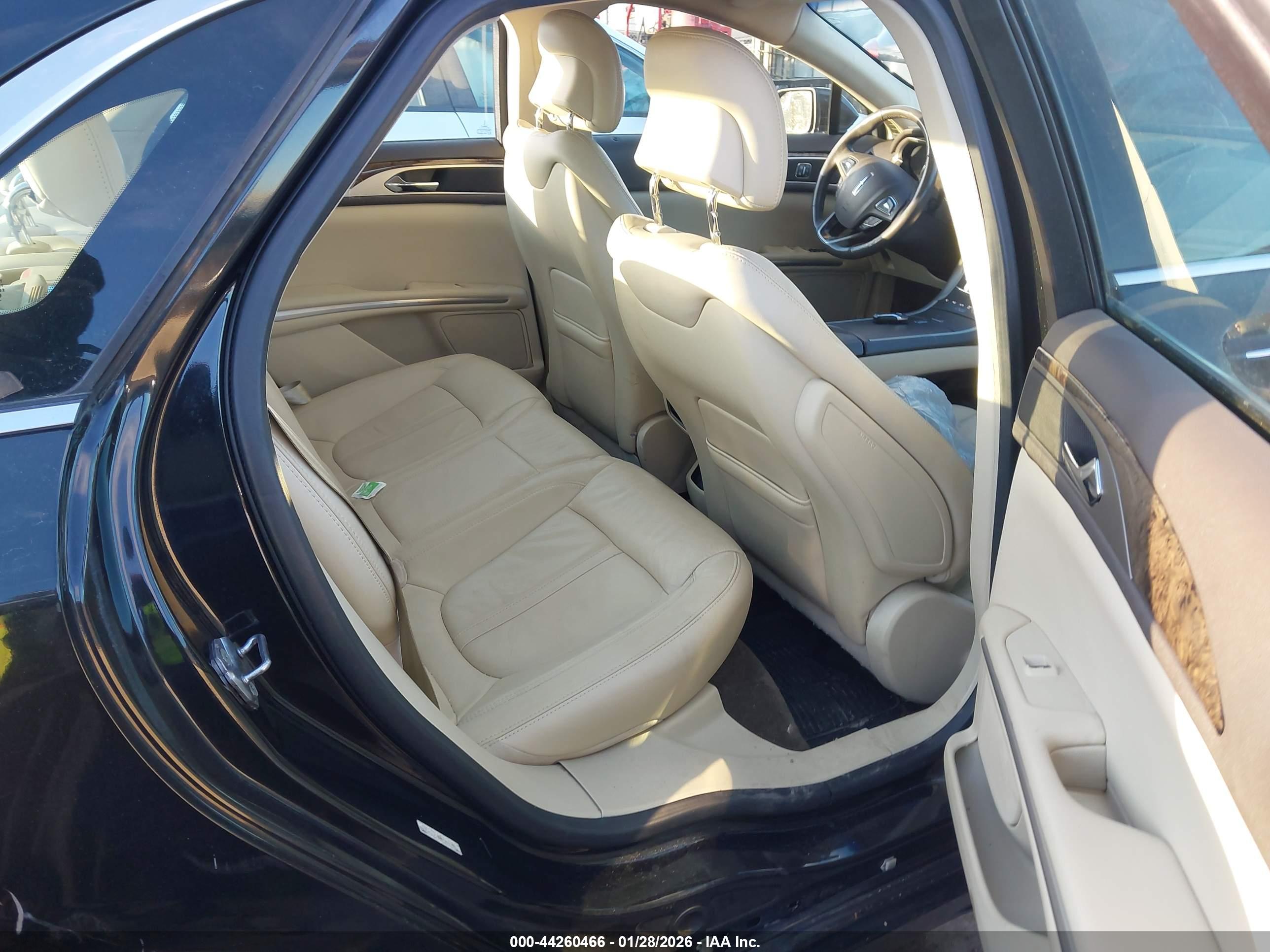 LINCOLN MKZ image 8