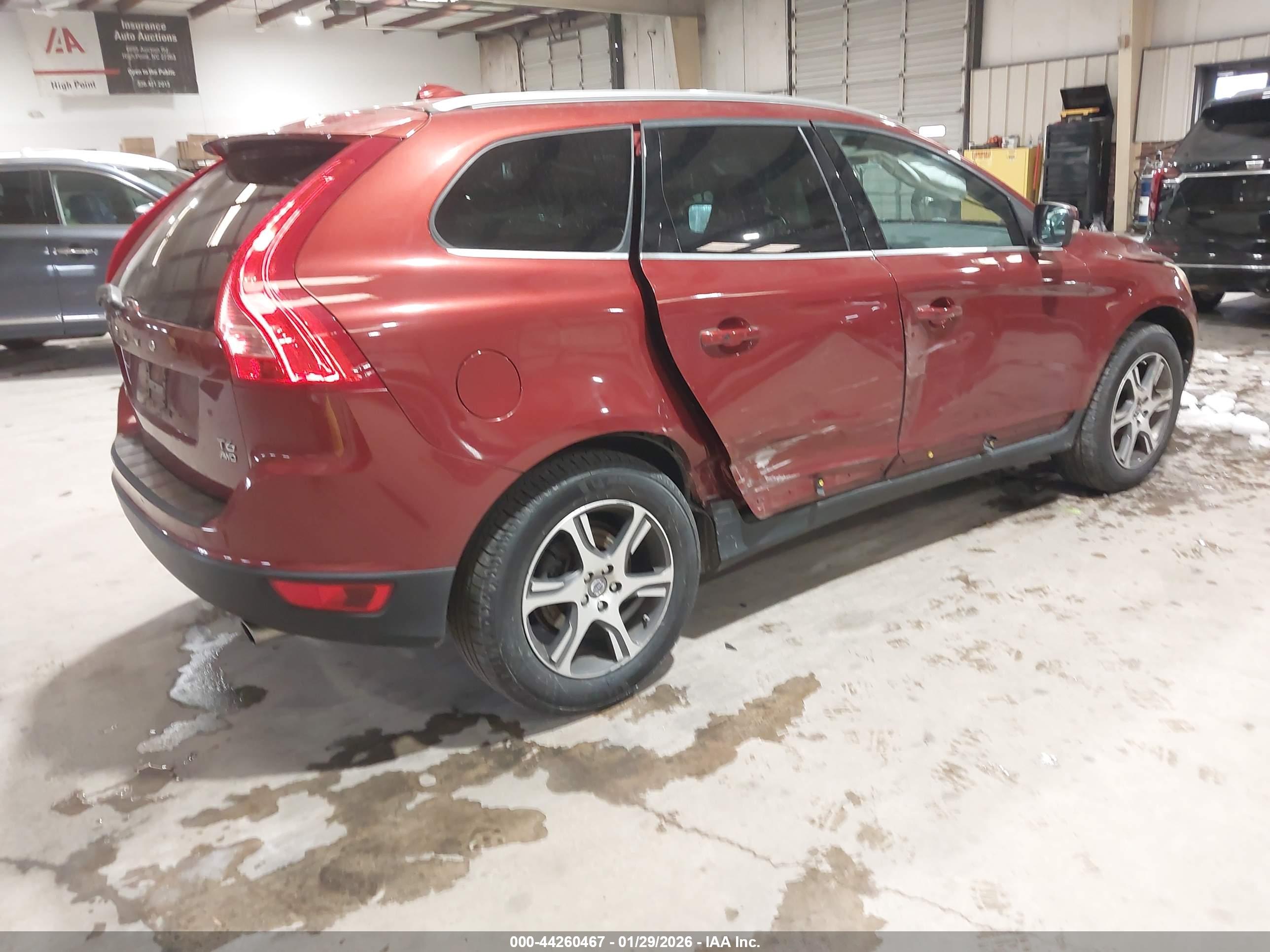 VOLVO XC60 image 4