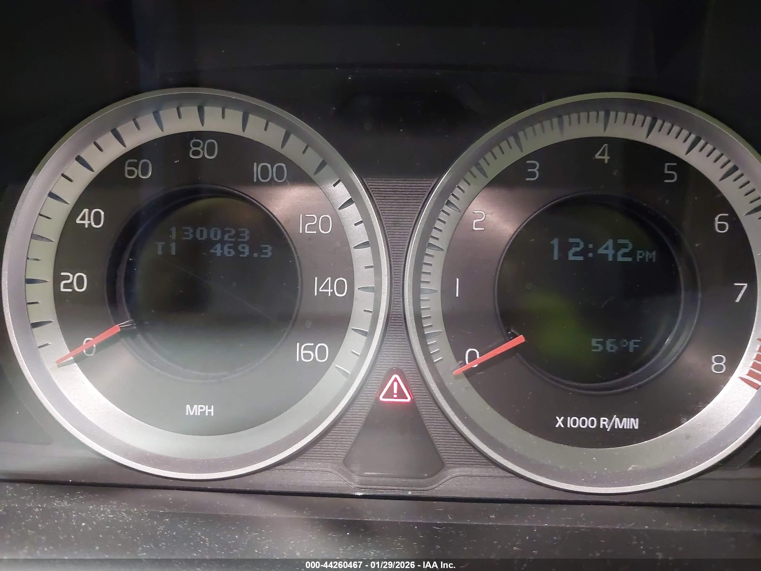 VOLVO XC60 image 7