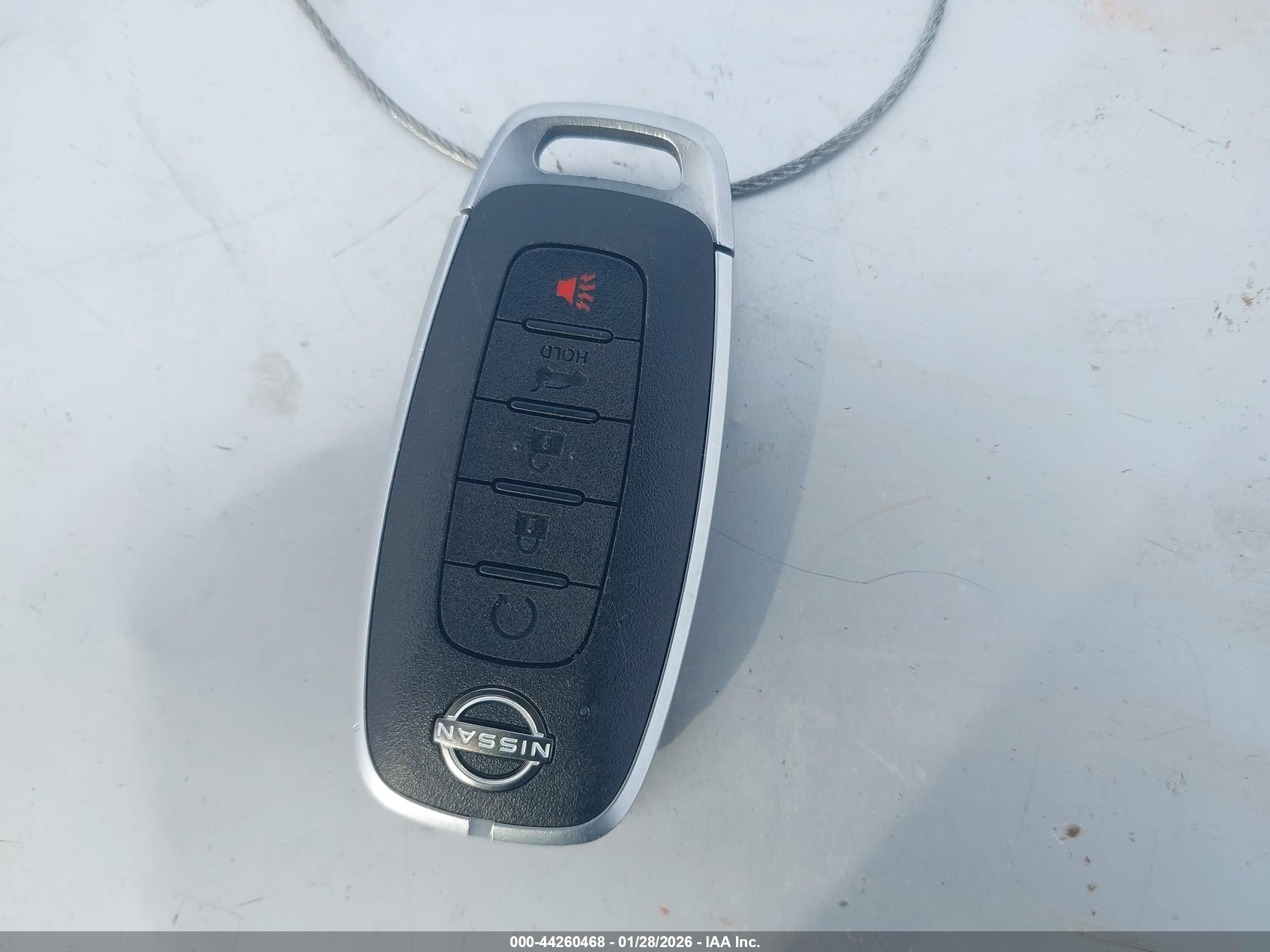 NISSAN ROGUE image 11