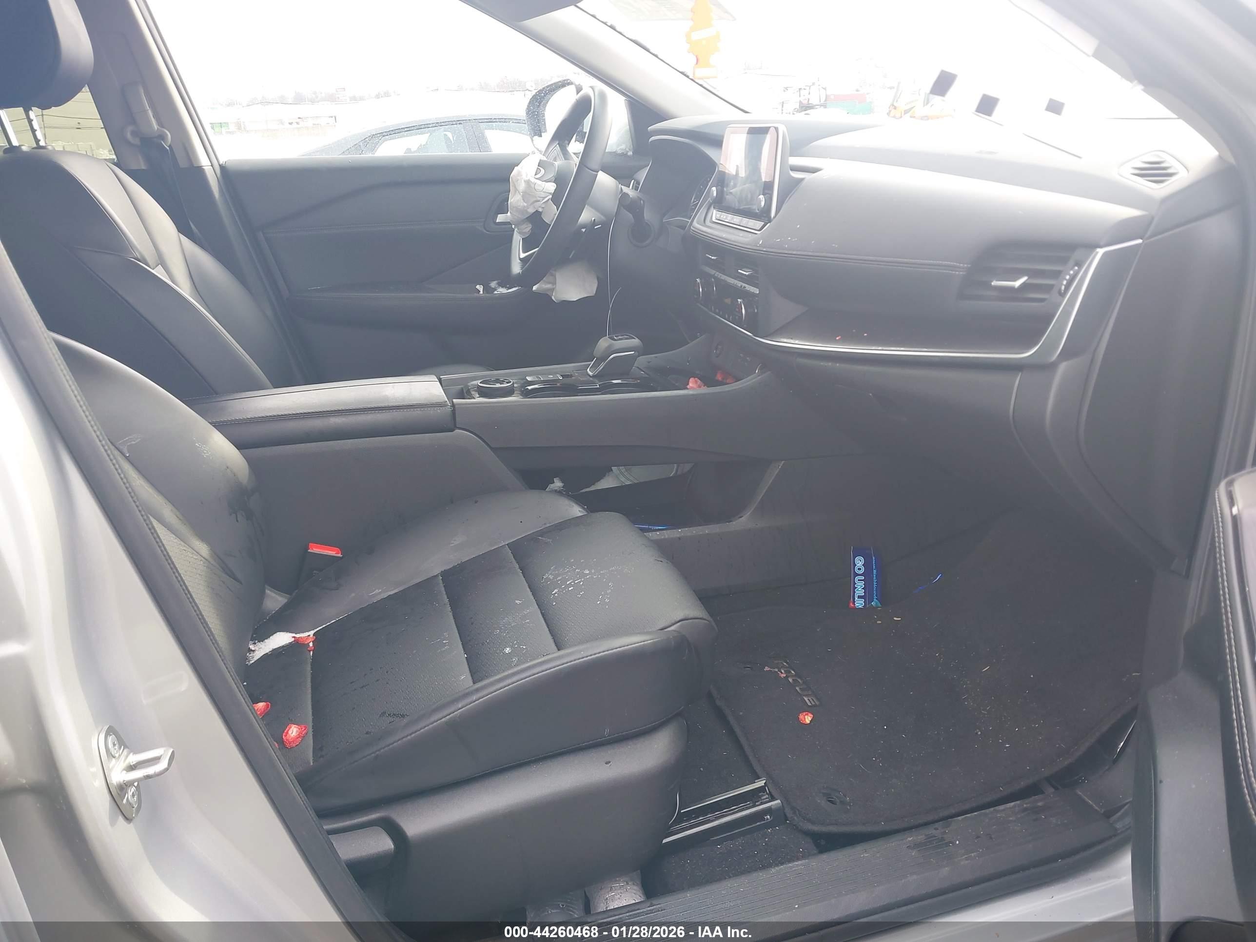 NISSAN ROGUE image 5