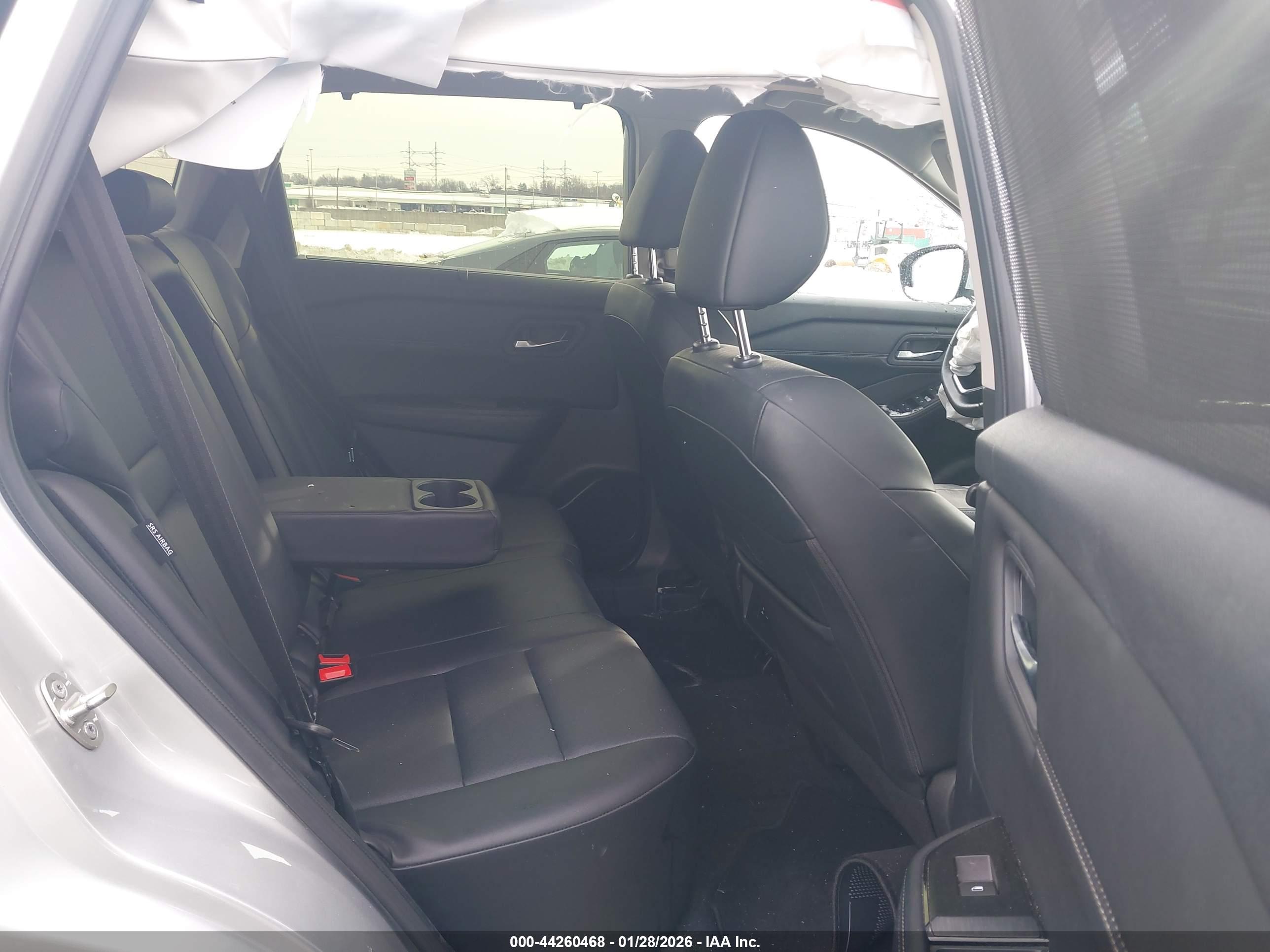 NISSAN ROGUE image 8