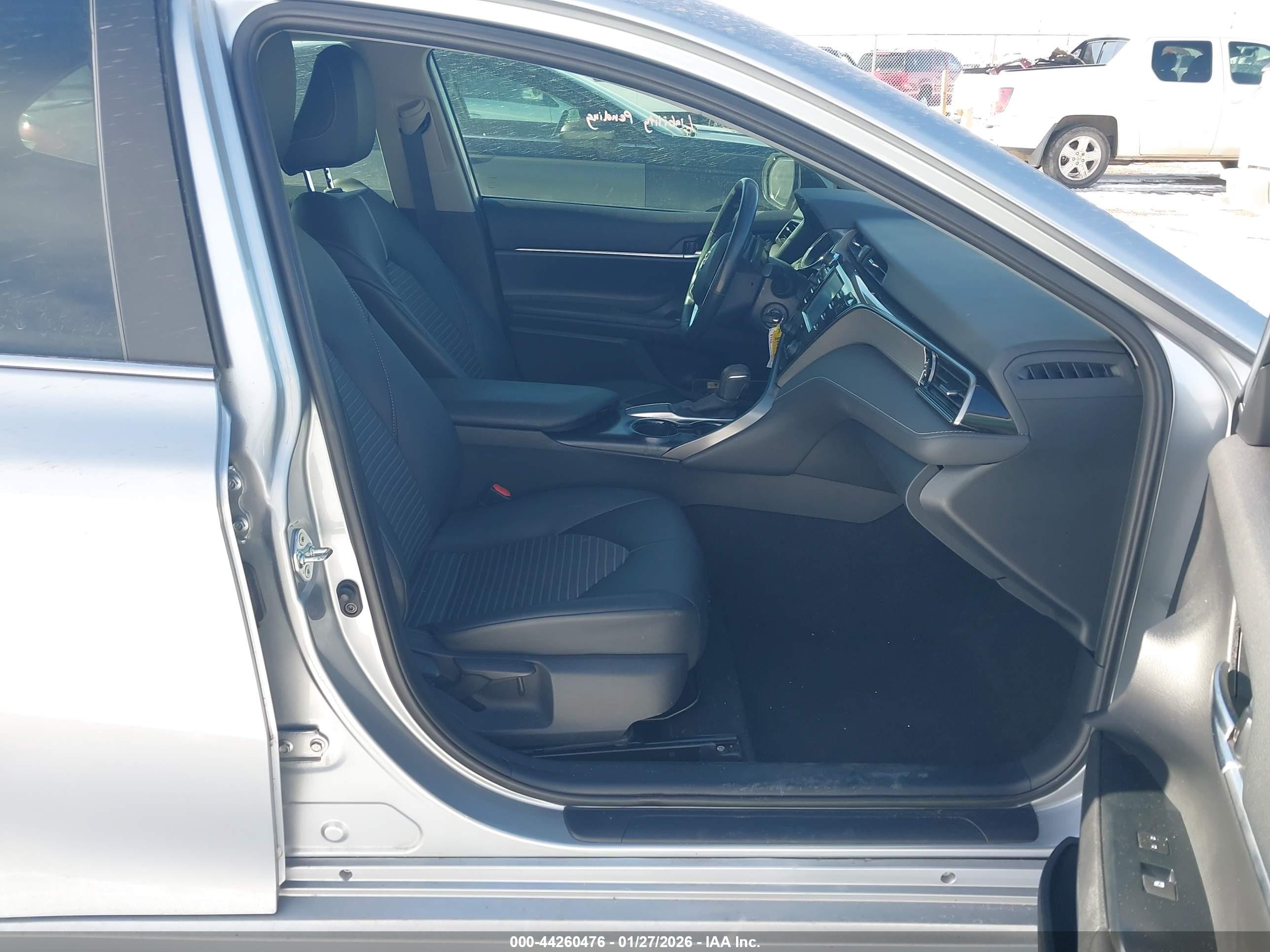 TOYOTA CAMRY image 5