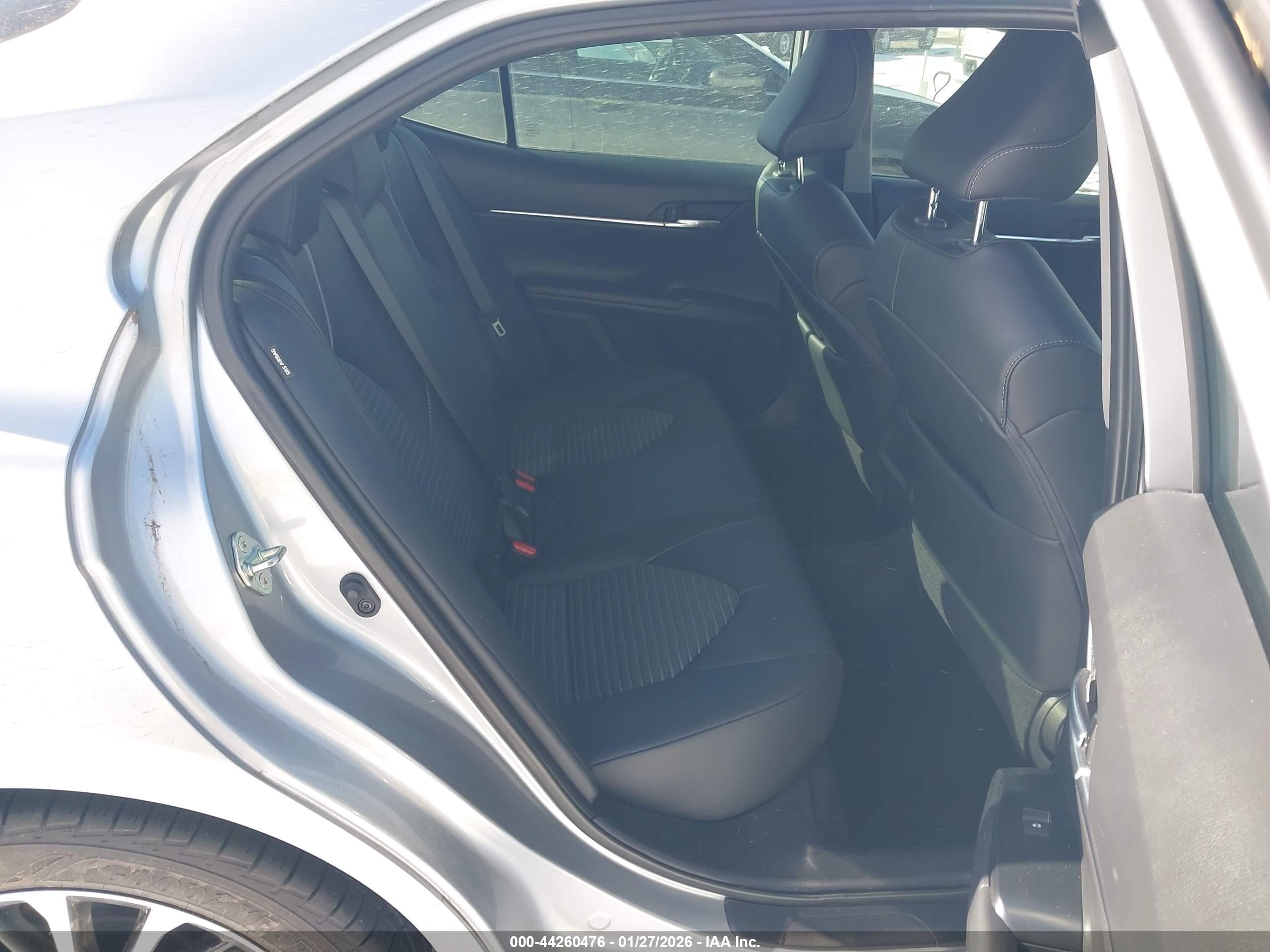 TOYOTA CAMRY image 8