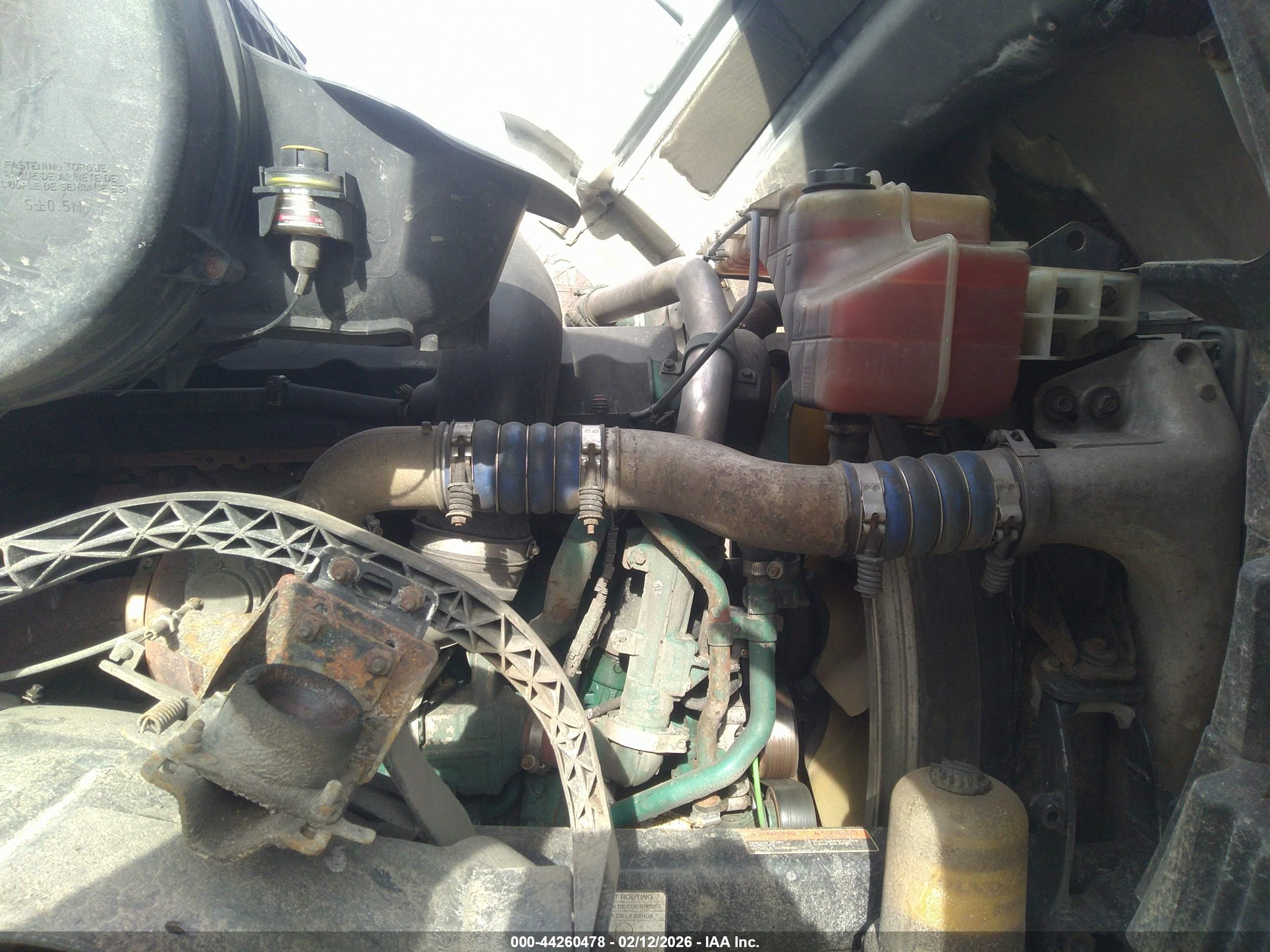 VOLVO VN image 10