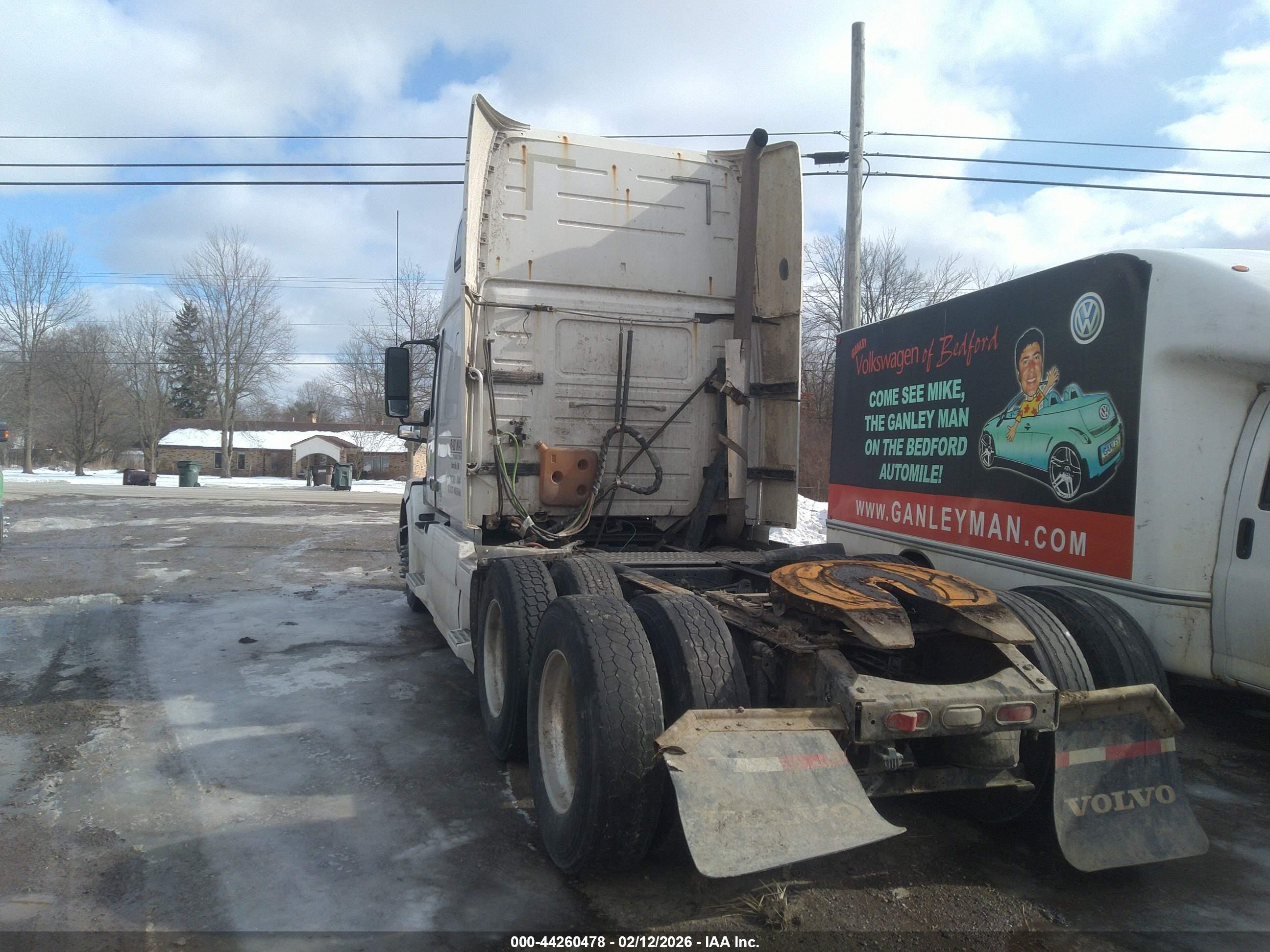 VOLVO VN image 3