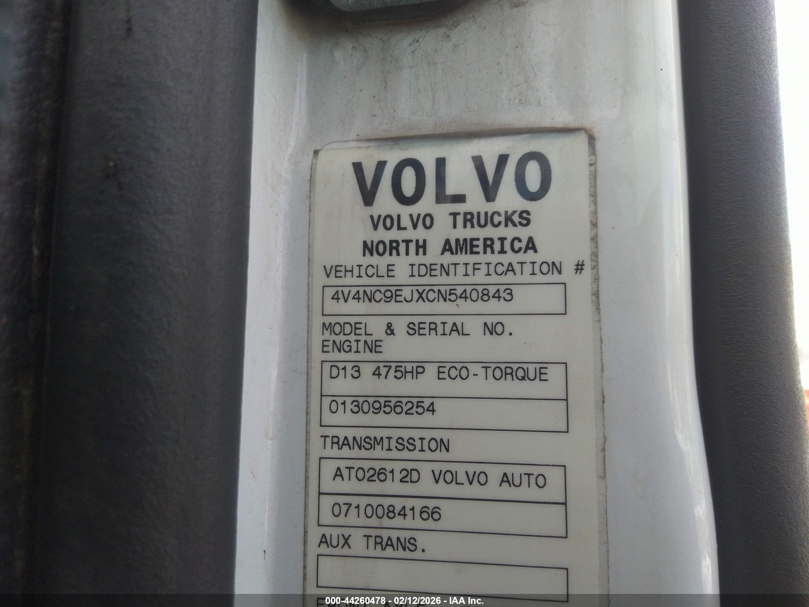 VOLVO VN image 9