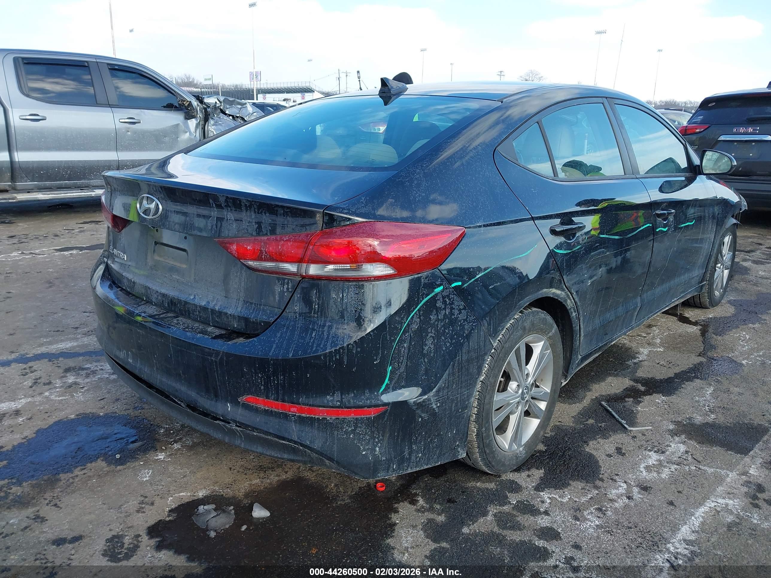 HYUNDAI ELANTRA image 4
