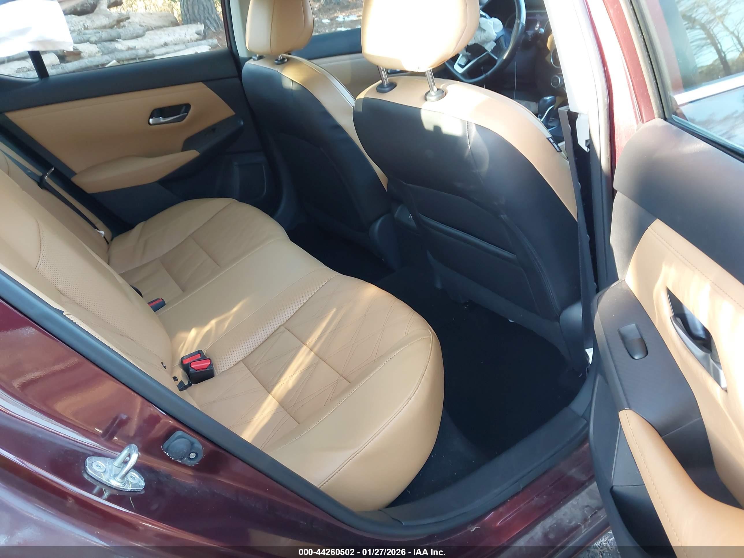 NISSAN SENTRA image 8