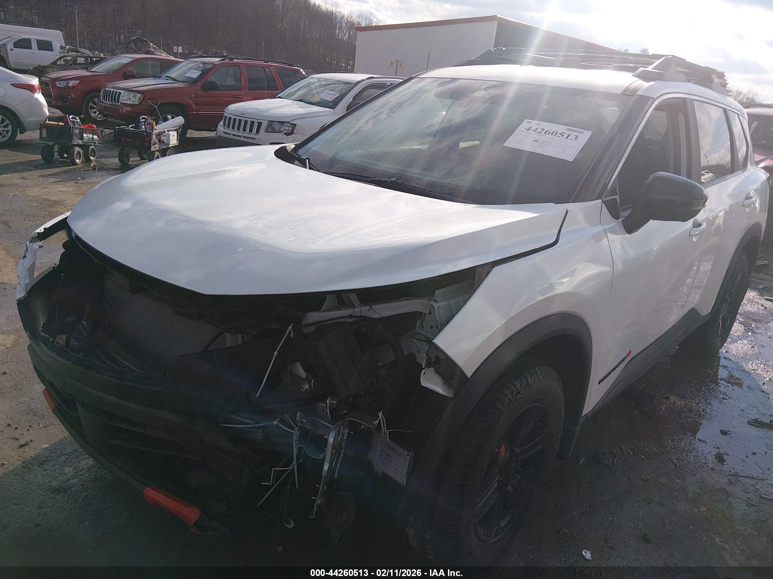 NISSAN ROGUE image 2