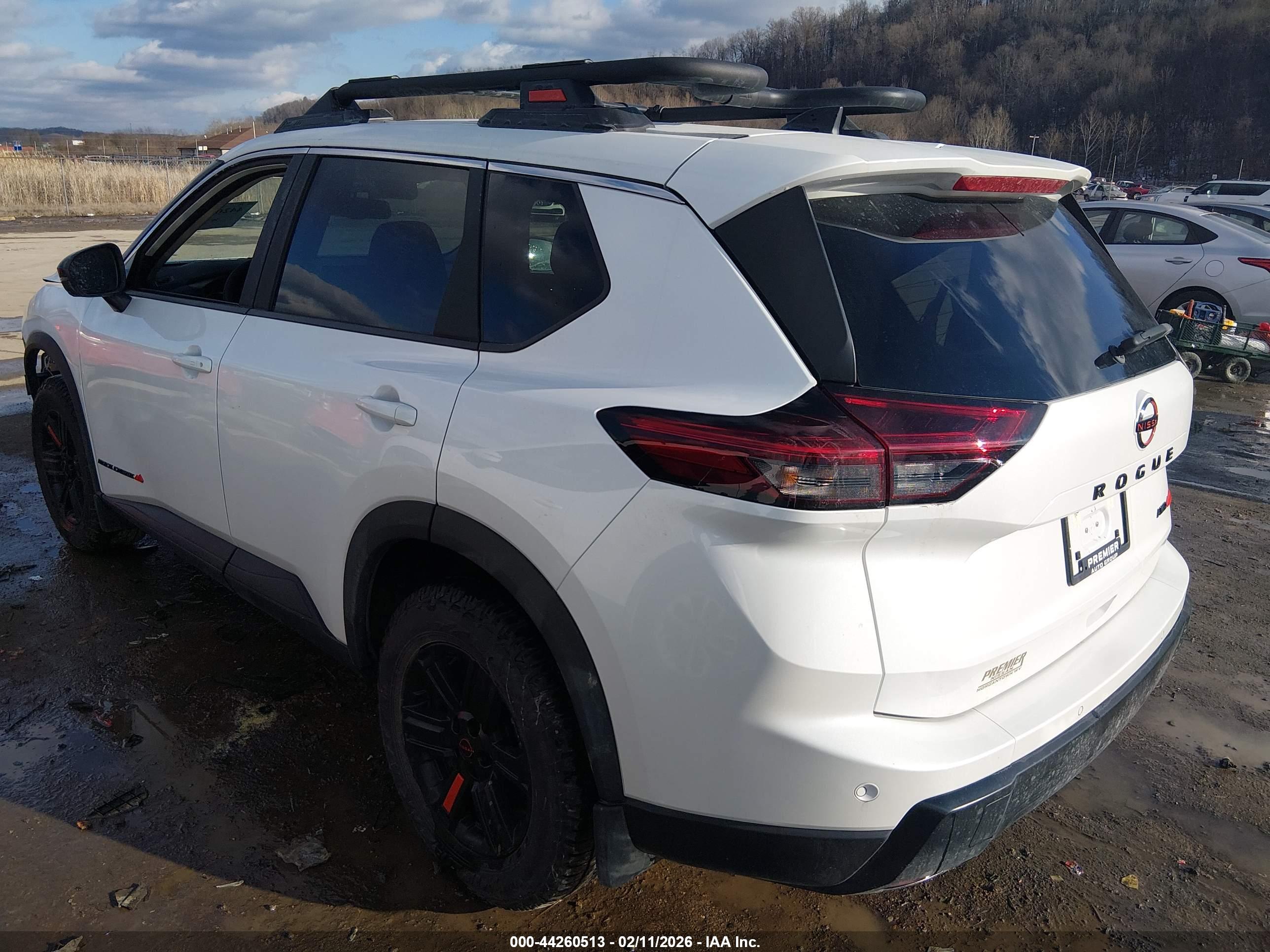 NISSAN ROGUE image 3