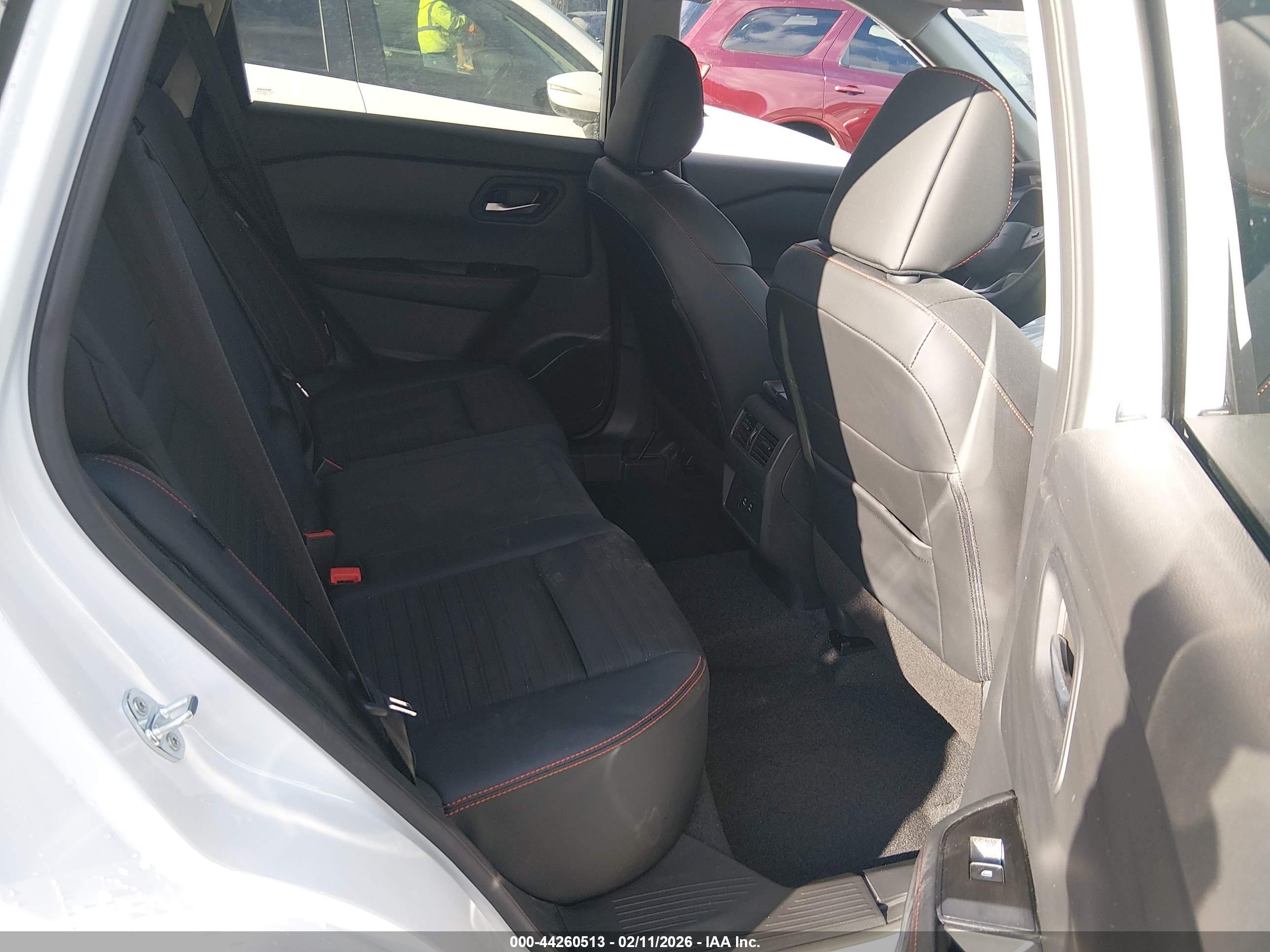 NISSAN ROGUE image 8