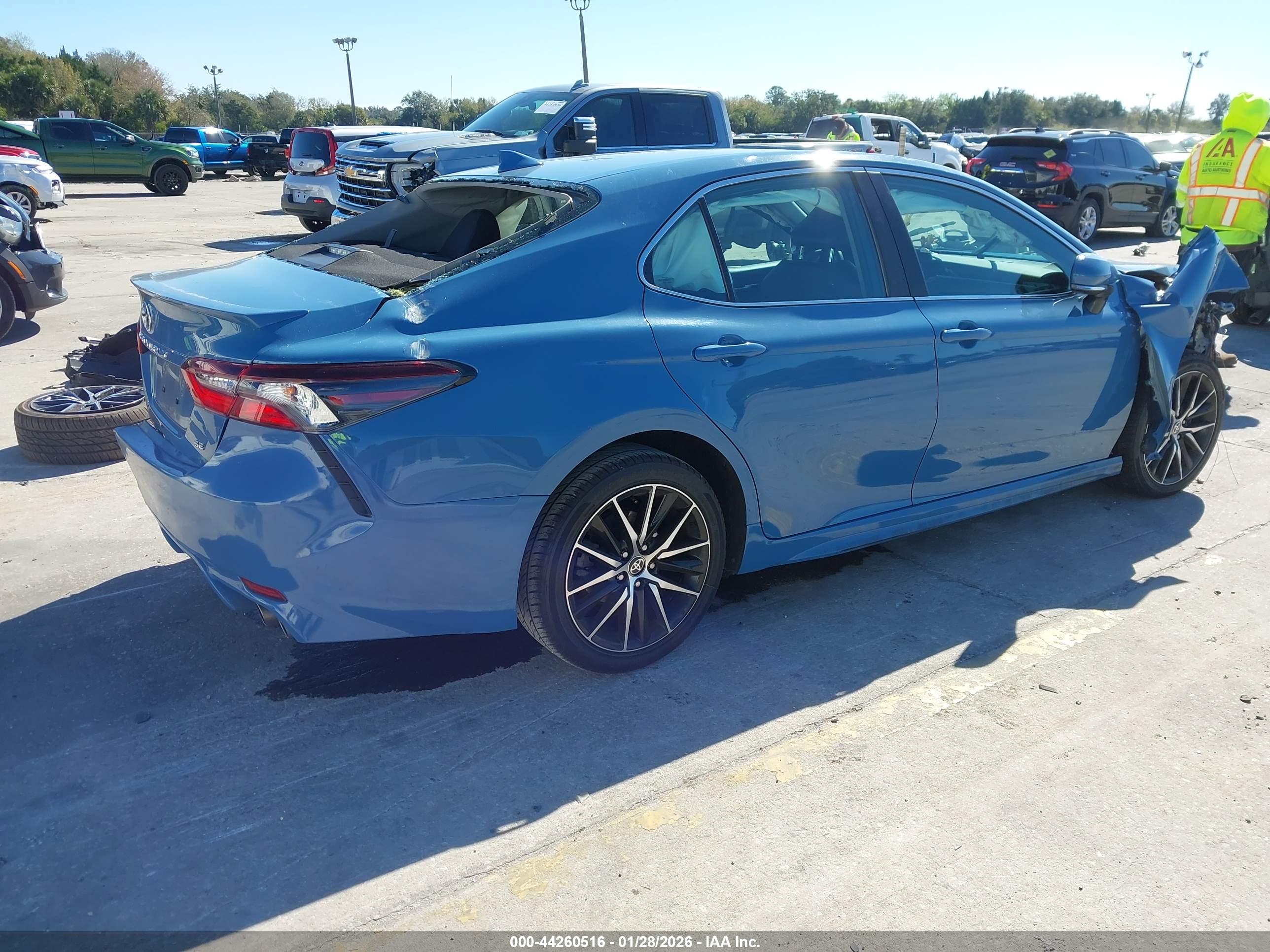 TOYOTA CAMRY image 4