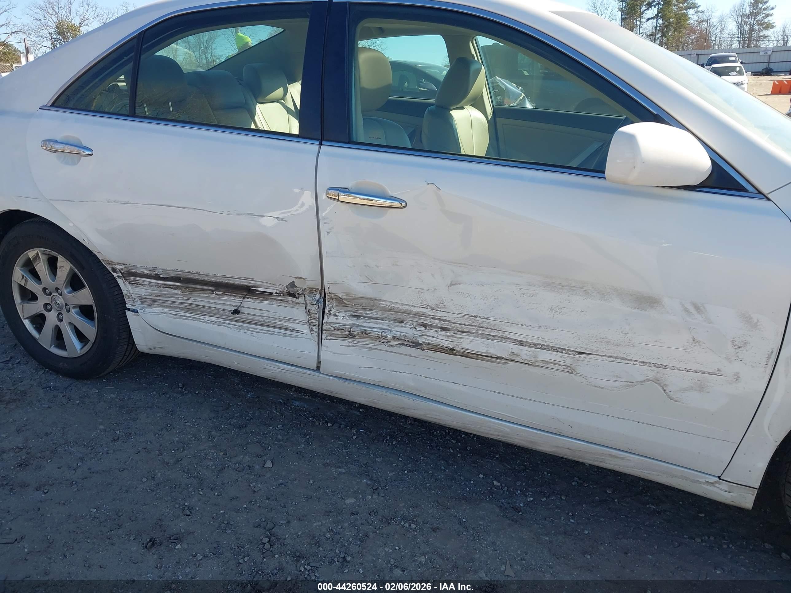 TOYOTA CAMRY image 6
