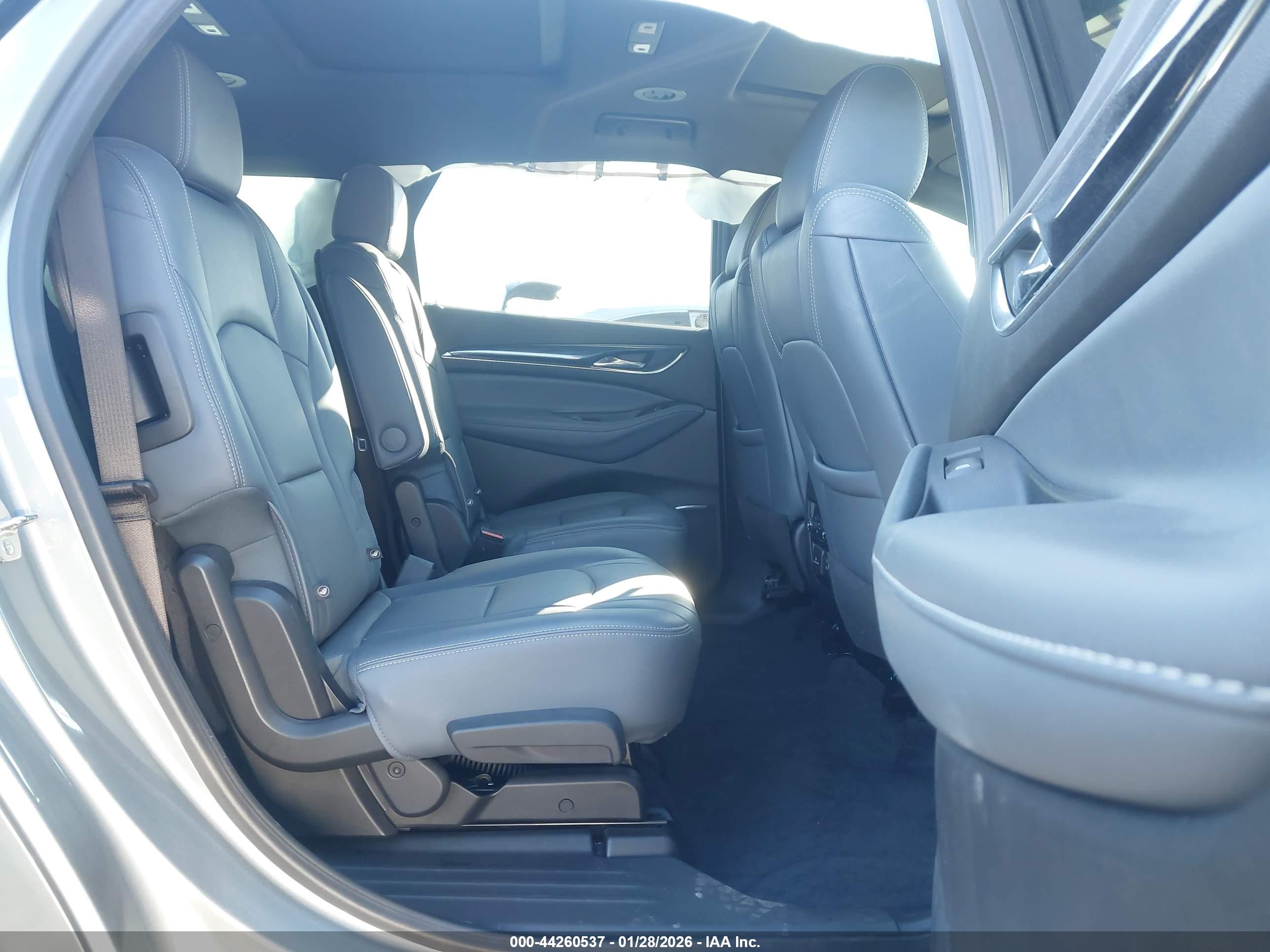 BUICK ENCLAVE image 8