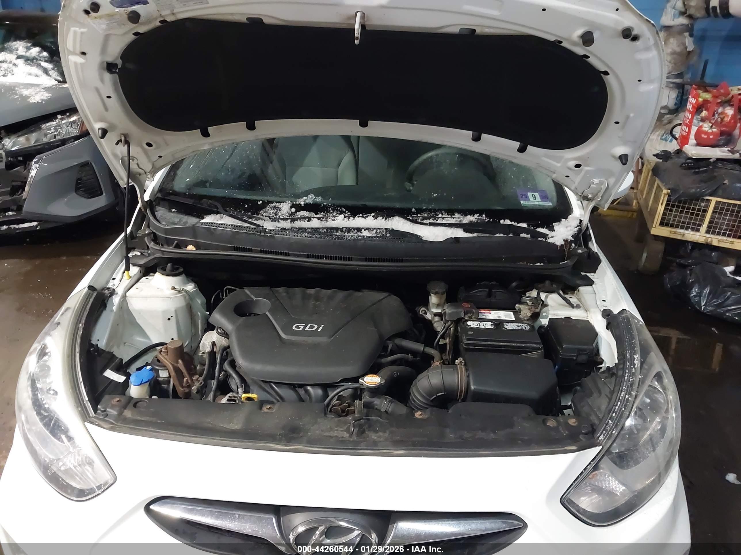 HYUNDAI ACCENT image 10