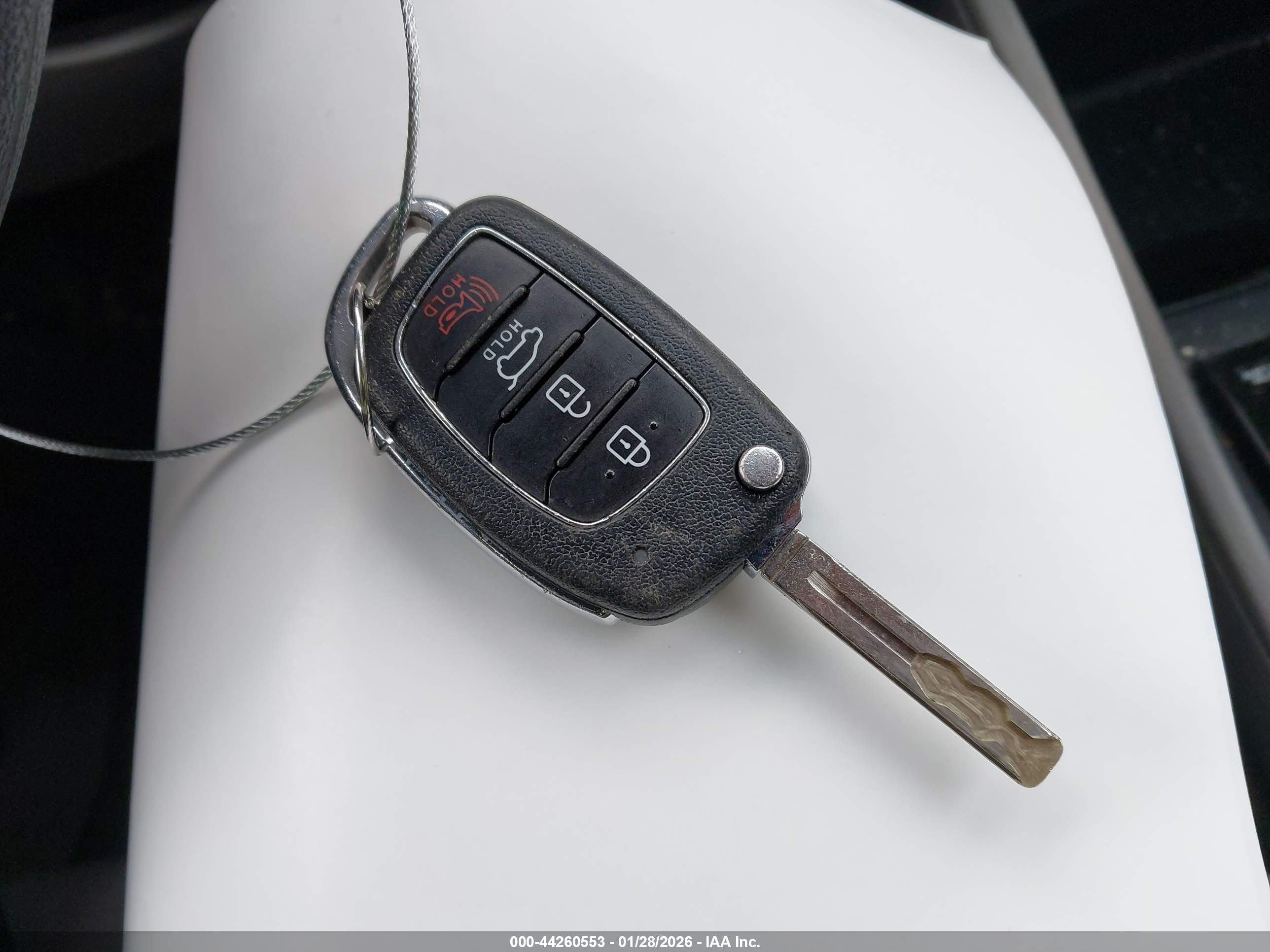 HYUNDAI TUCSON image 11