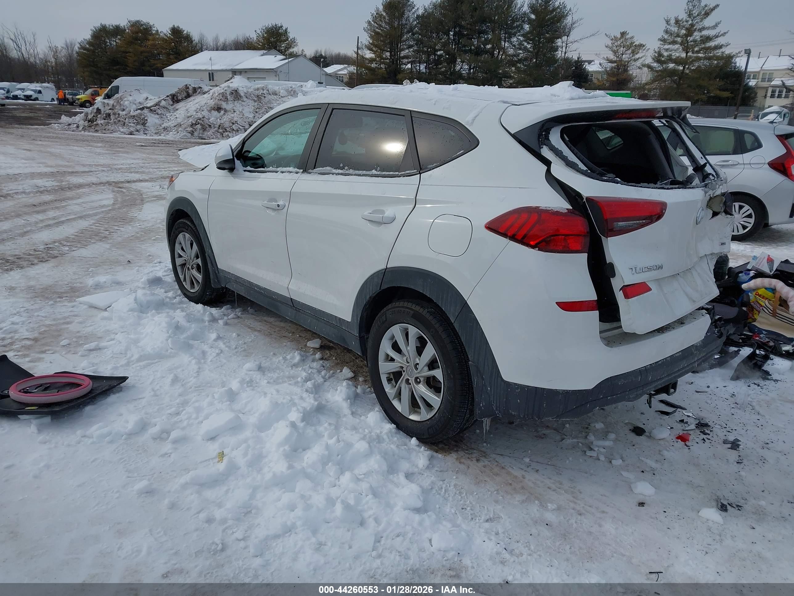 HYUNDAI TUCSON image 3
