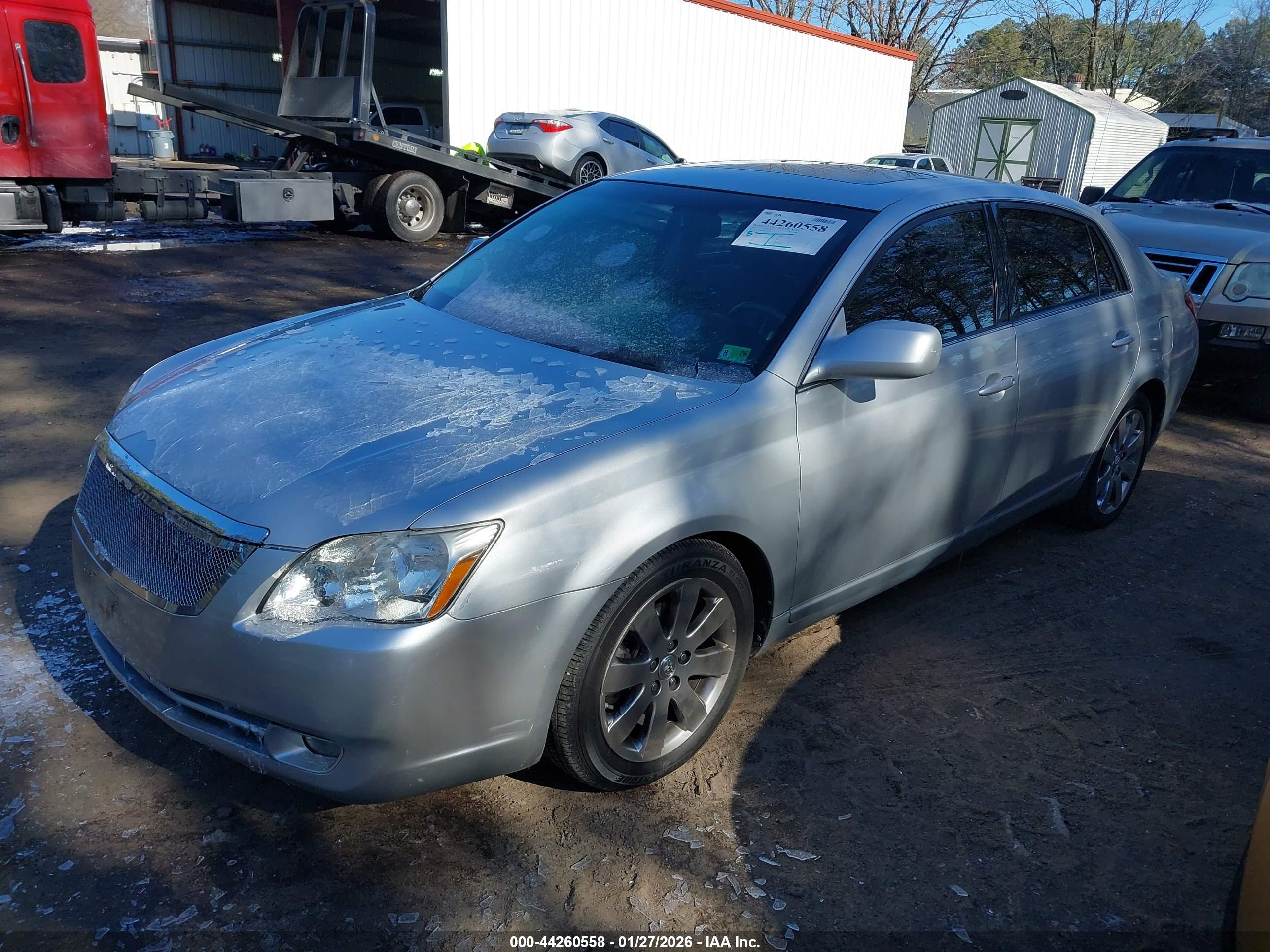 TOYOTA AVALON image 2