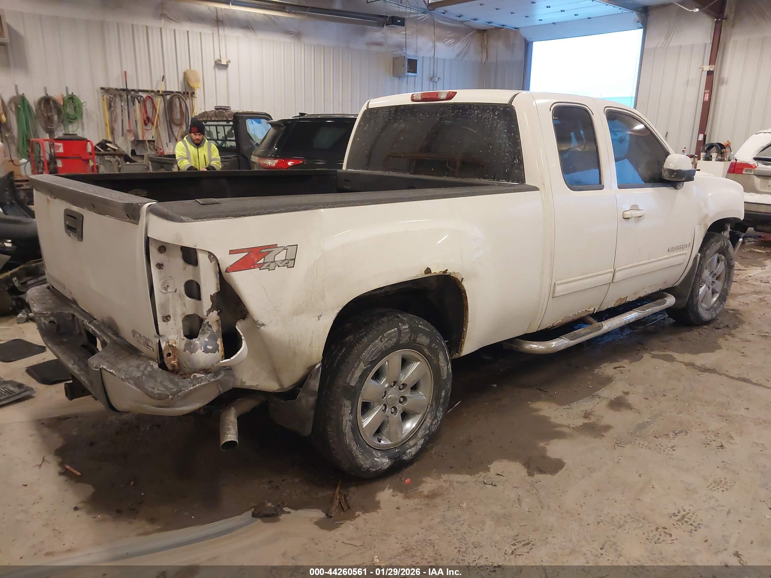 GMC SIERRA image 4