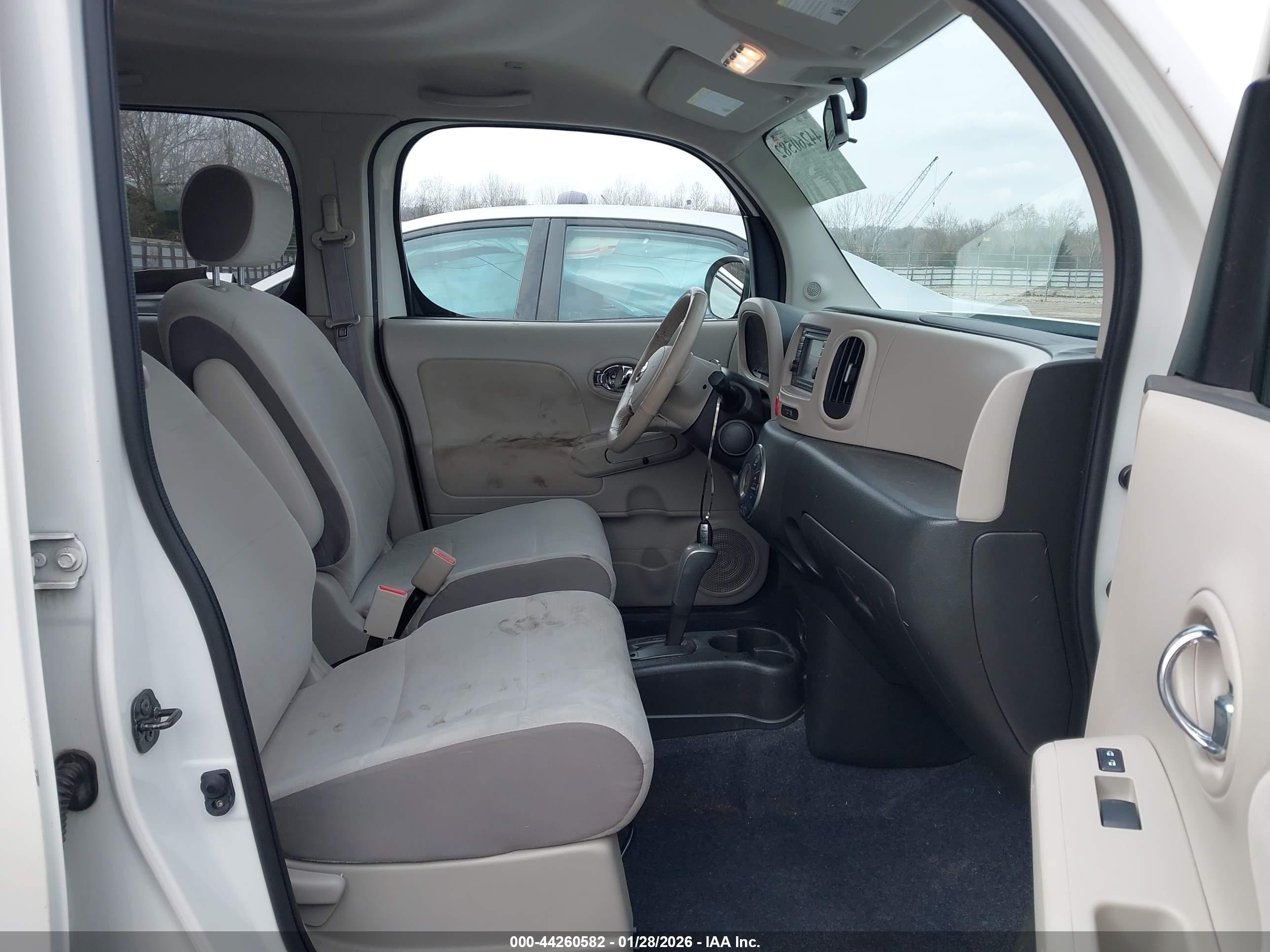 NISSAN CUBE image 5