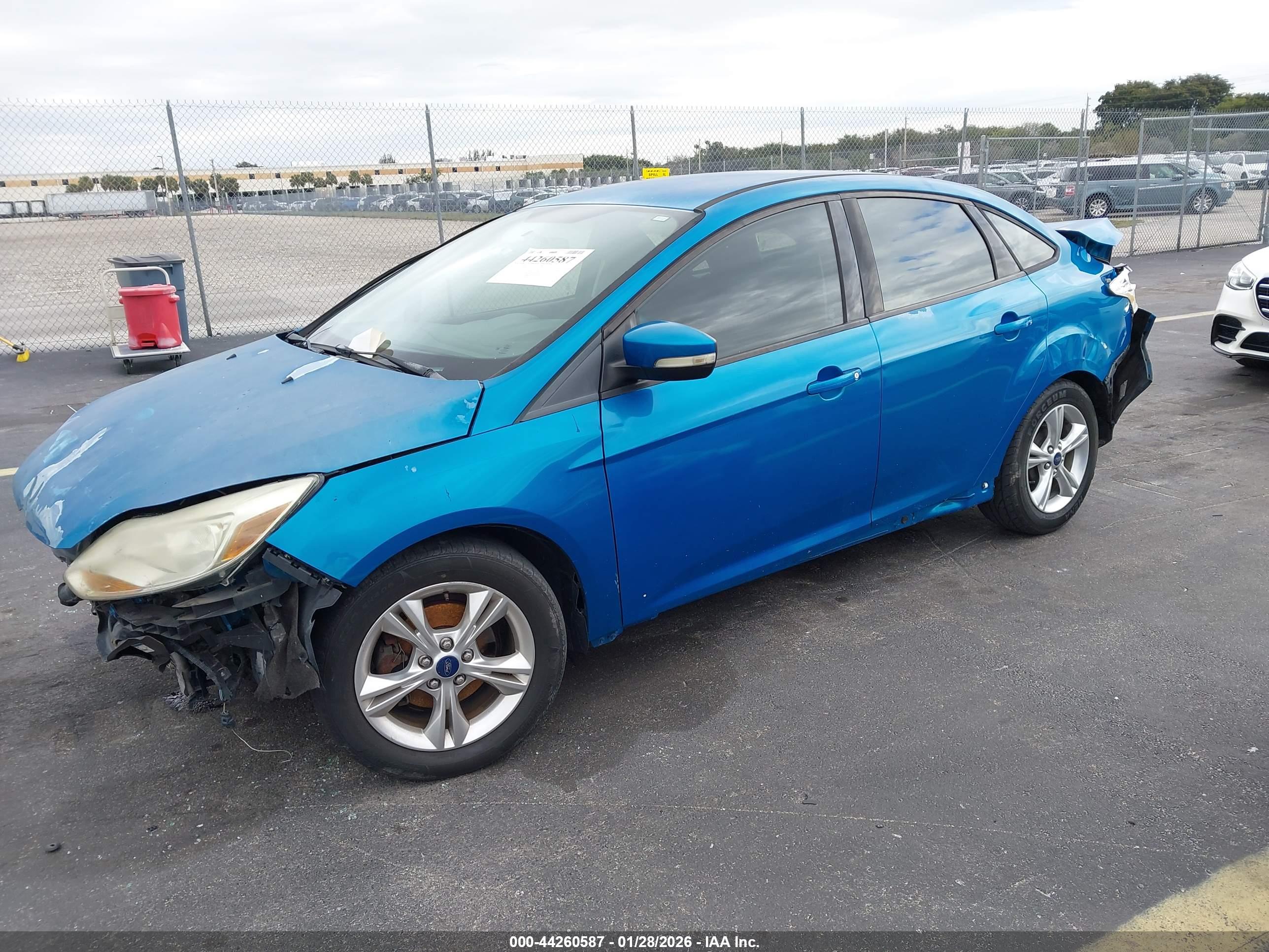 FORD FOCUS image 2