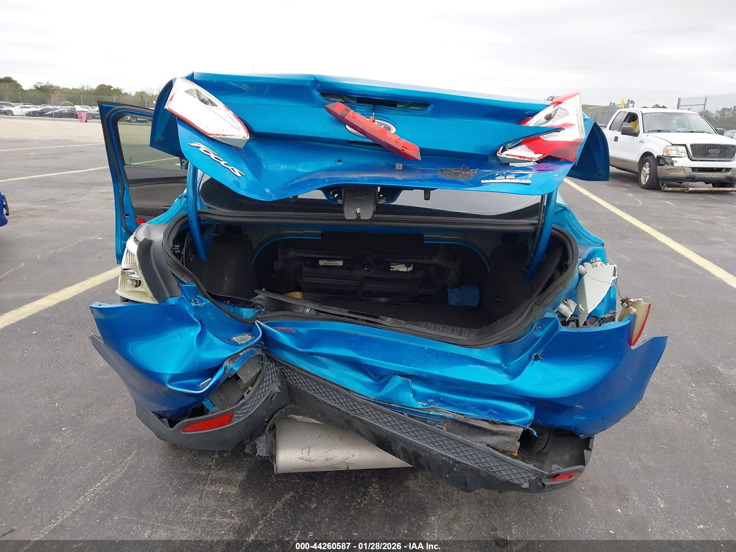 FORD FOCUS image 6
