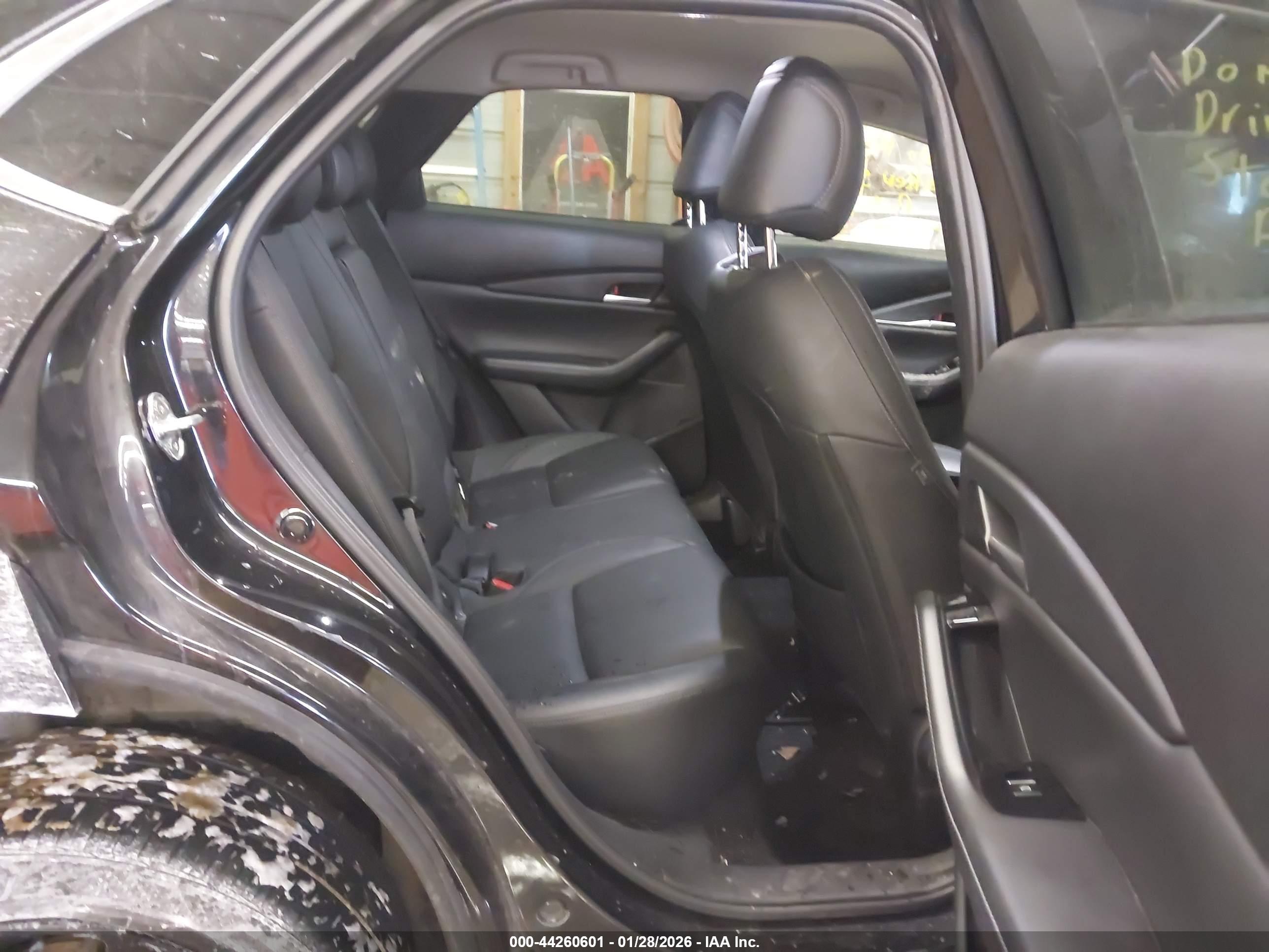 MAZDA CX-30 image 8