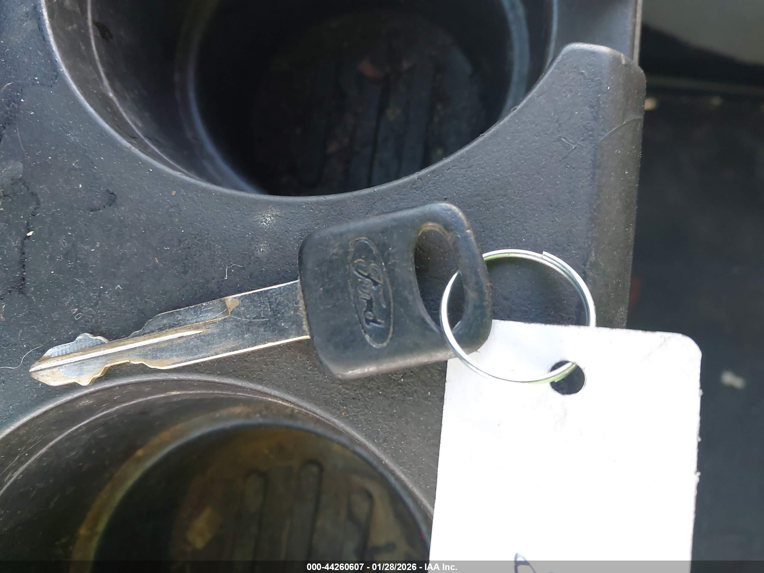 FORD E-250 image 11