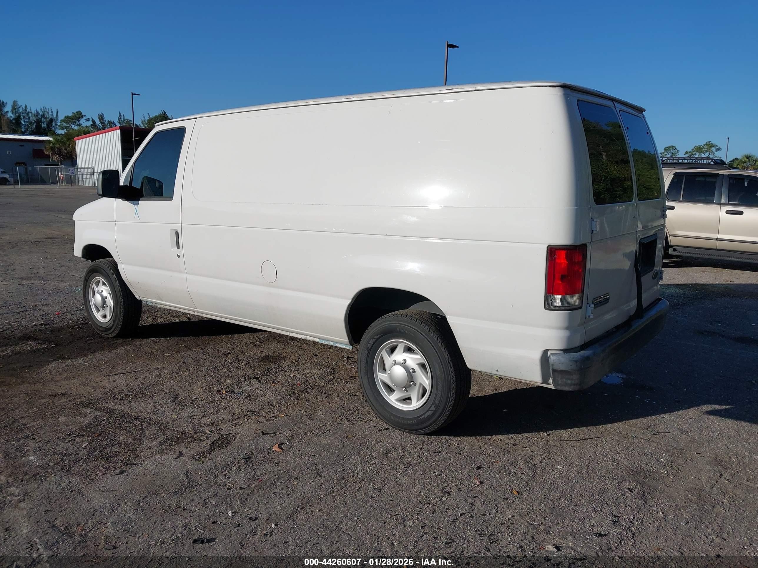 FORD E-250 image 3