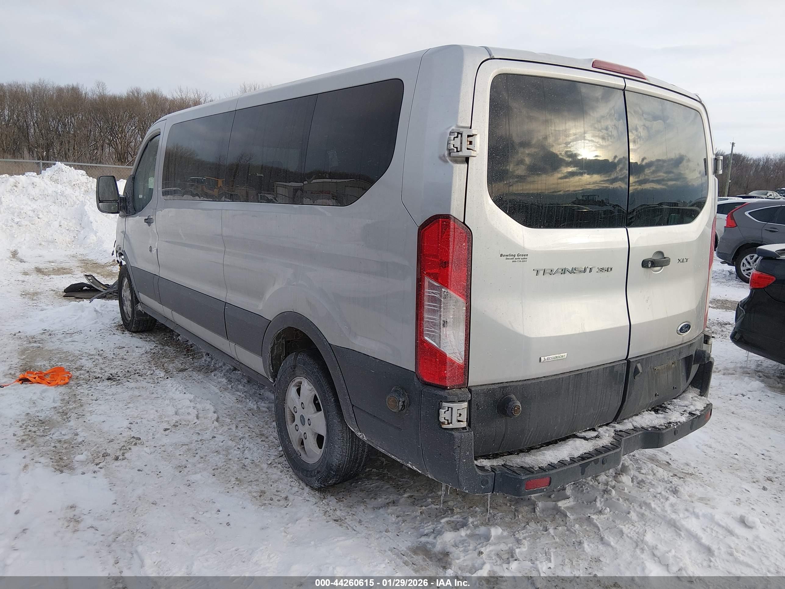FORD TRANSIT-350 image 3