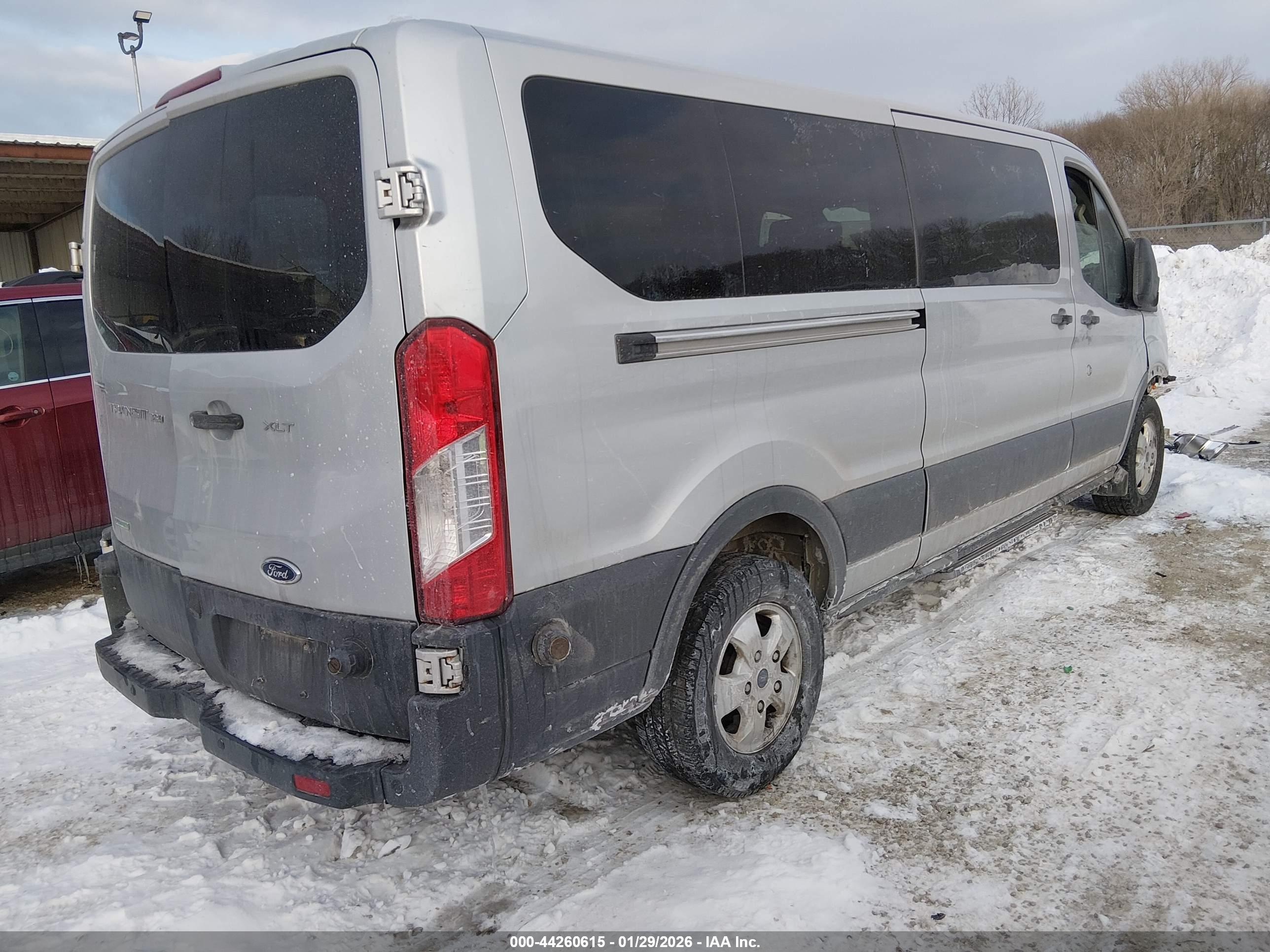 FORD TRANSIT-350 image 4
