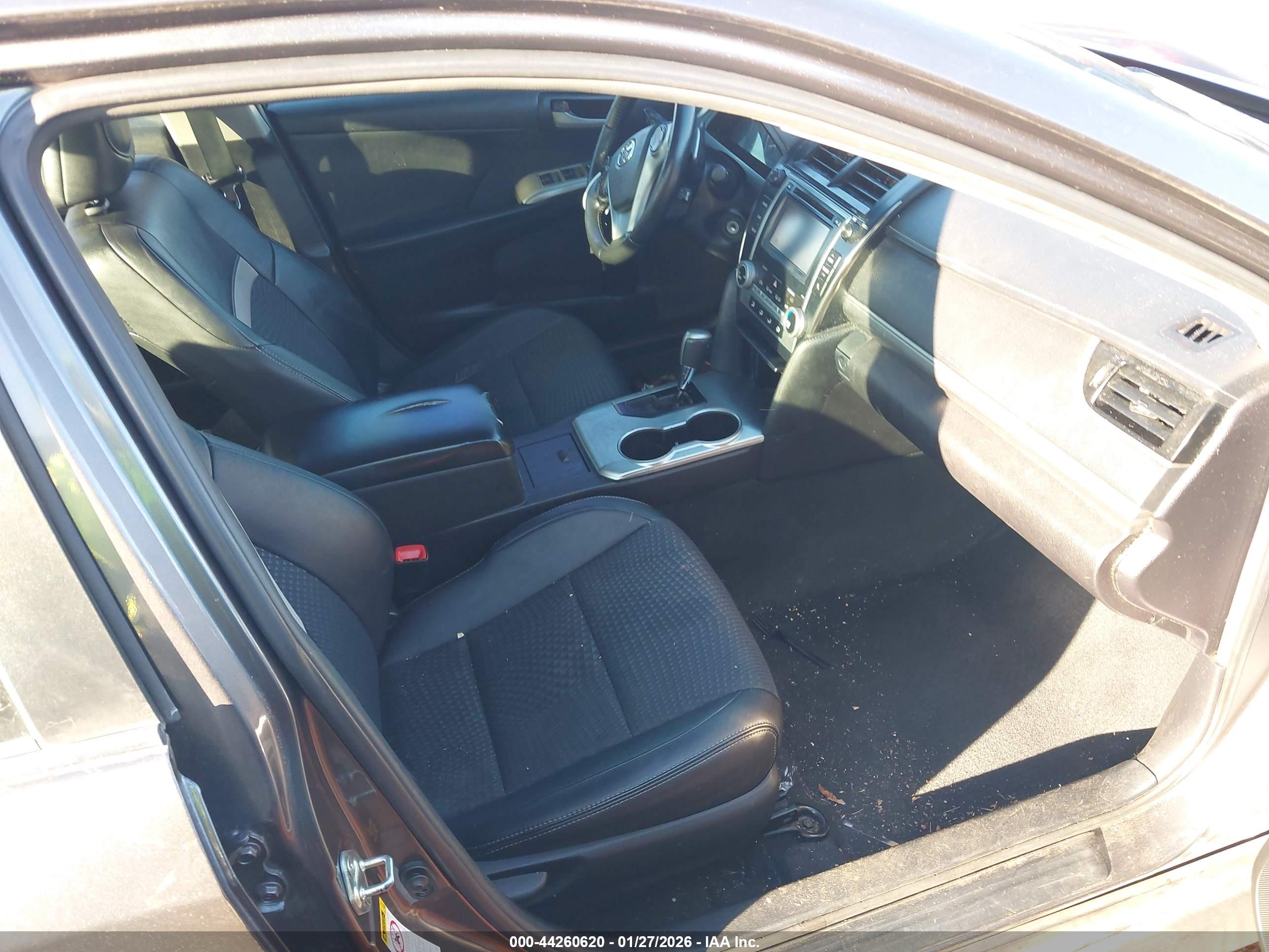 TOYOTA CAMRY image 5