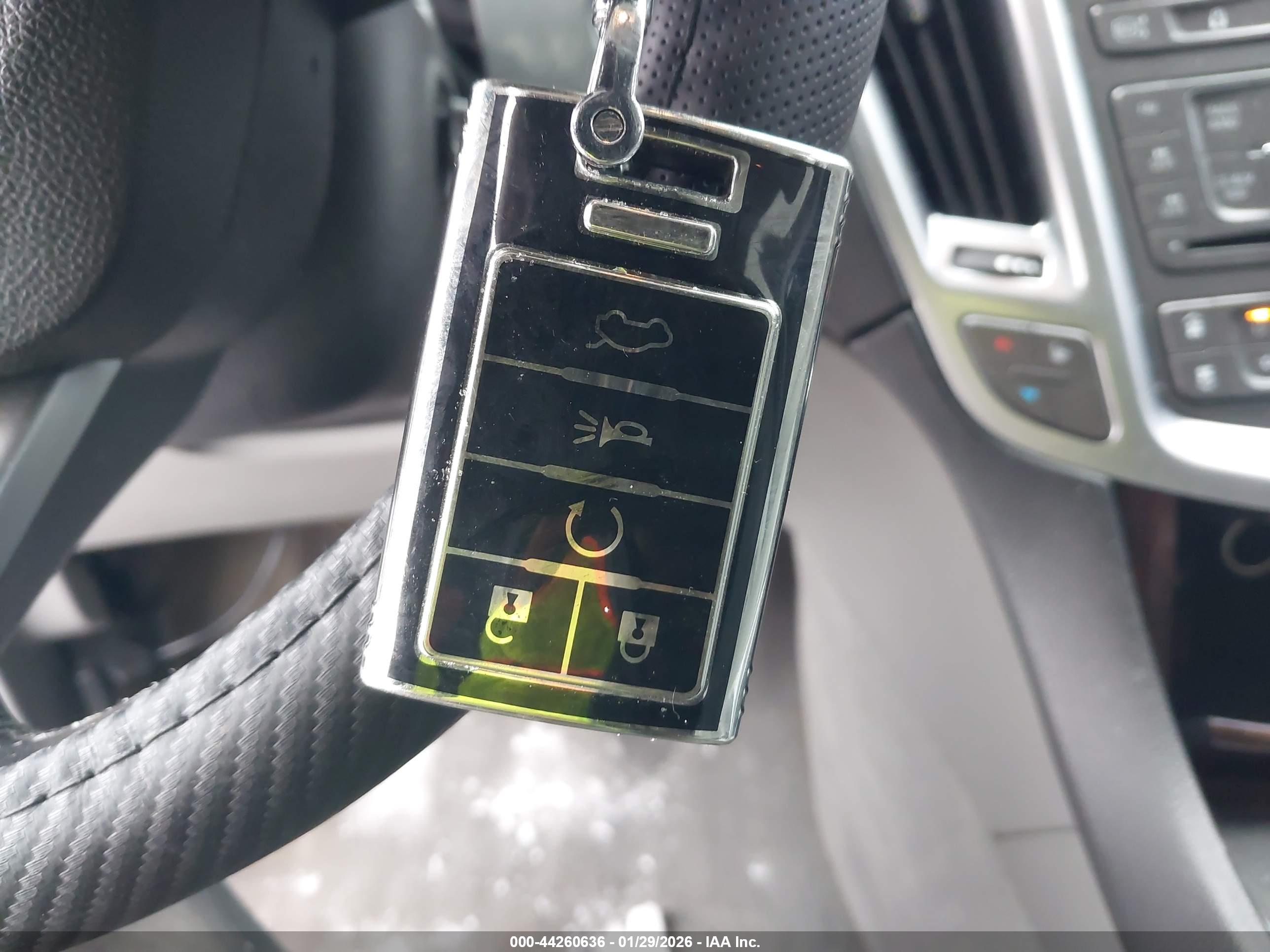 CADILLAC SRX image 11