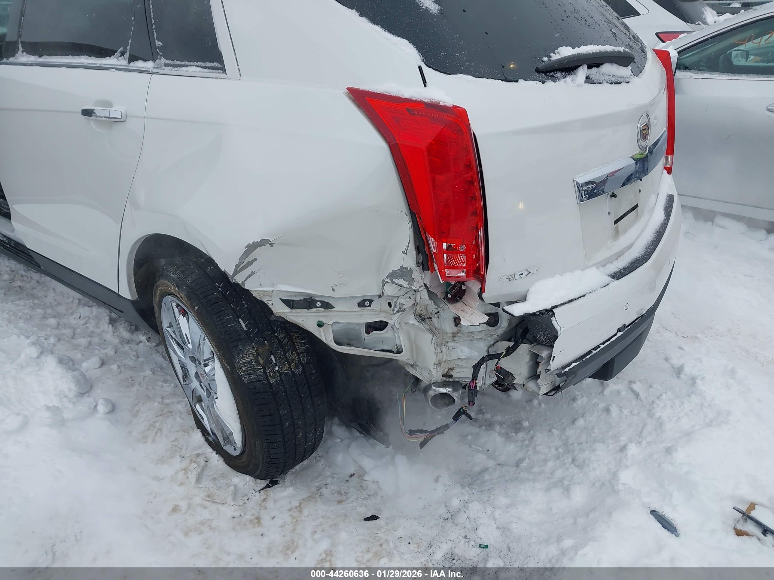 CADILLAC SRX image 6